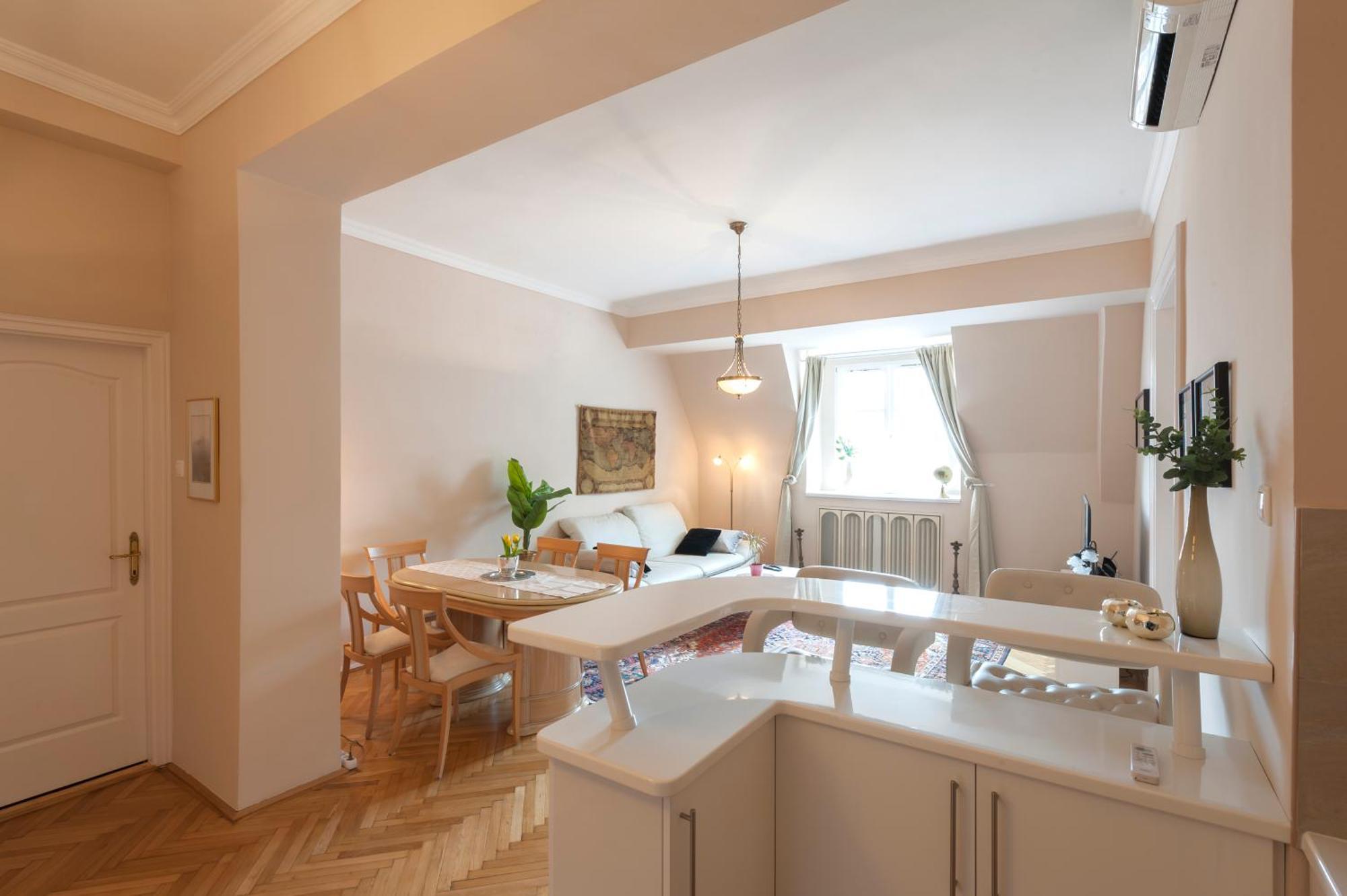 View To The Roofs Luxury With 2 Bedrooms Appartement Budapest