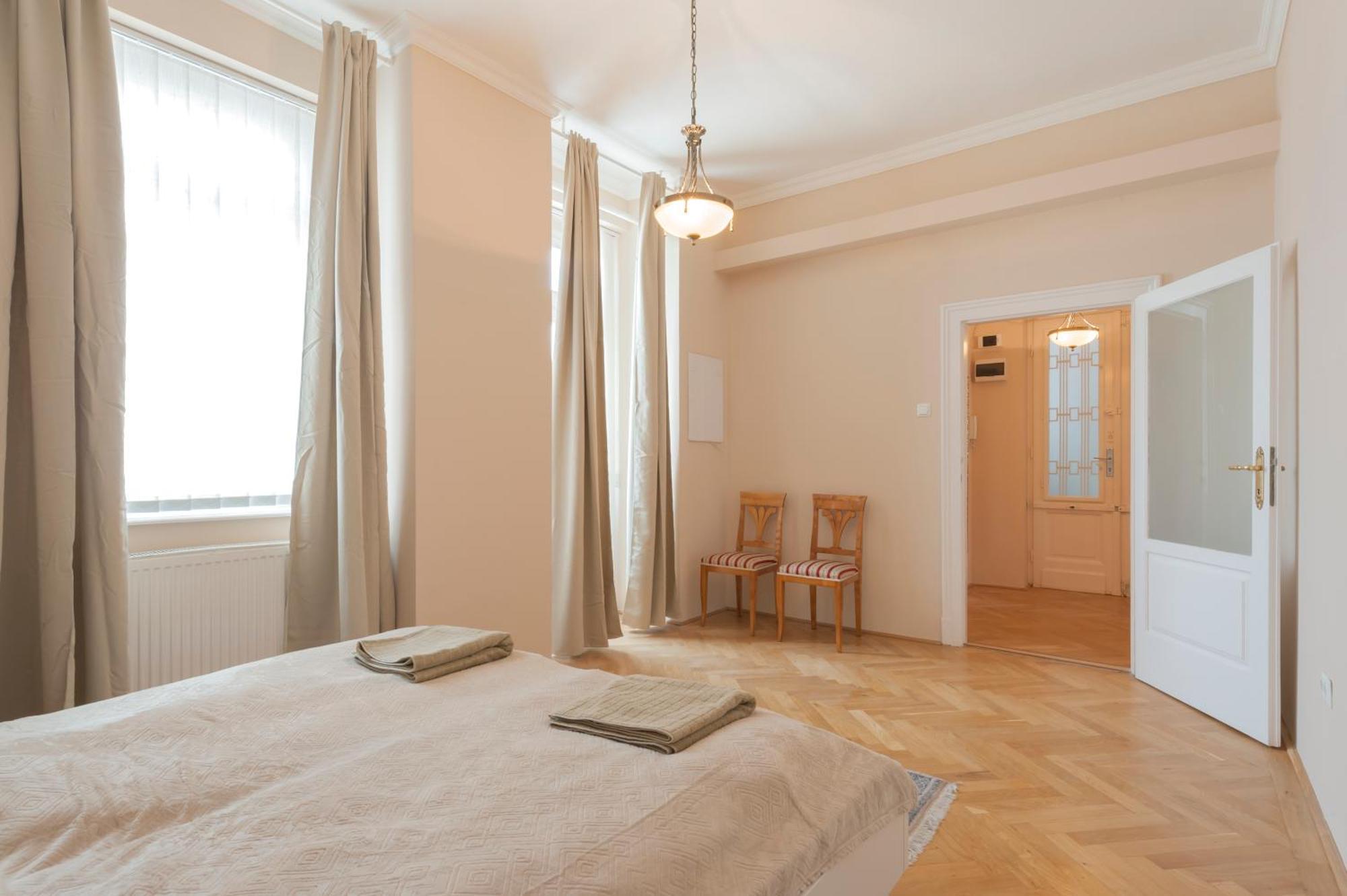 View To The Roofs Luxury With 2 Bedrooms