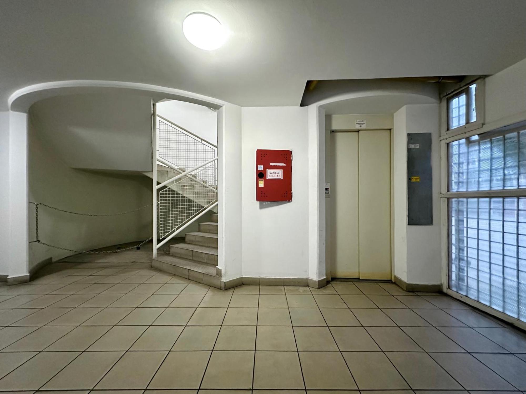 Free Parking - Stargate * Budapest