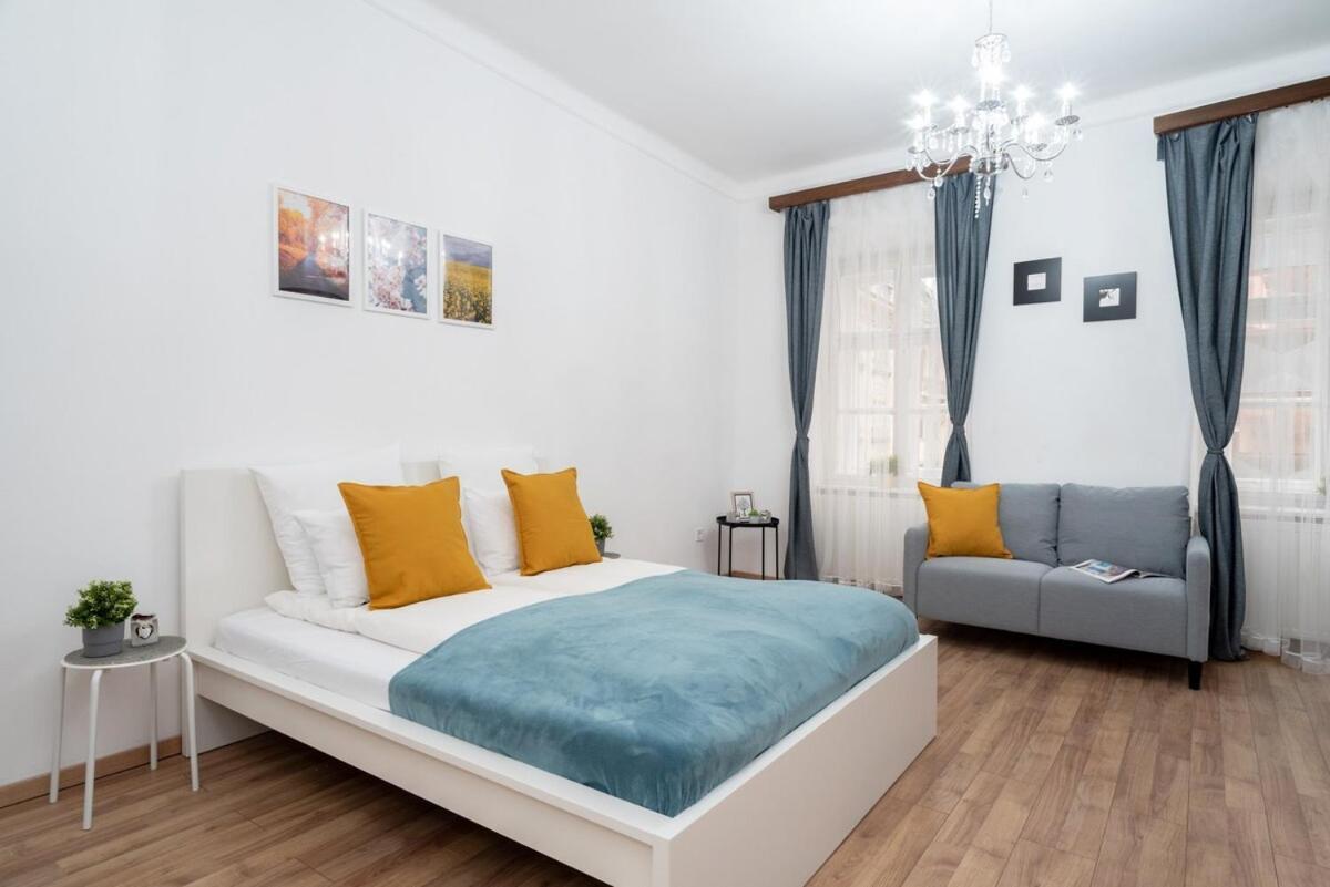 Vaci Street Centre Modern With 3brs Ac