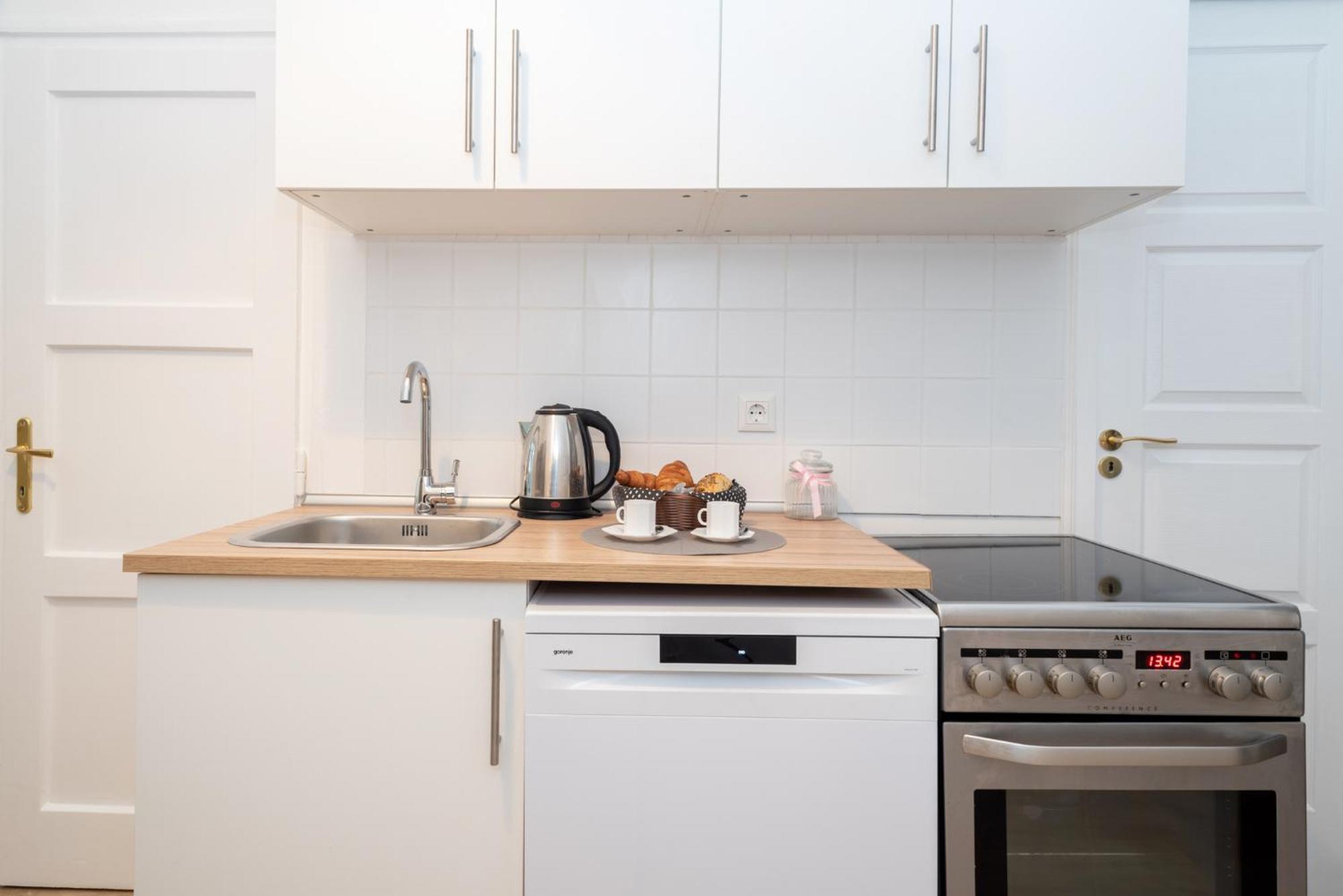 Vaci Street Centre Modern With 3brs Ac Appartamento