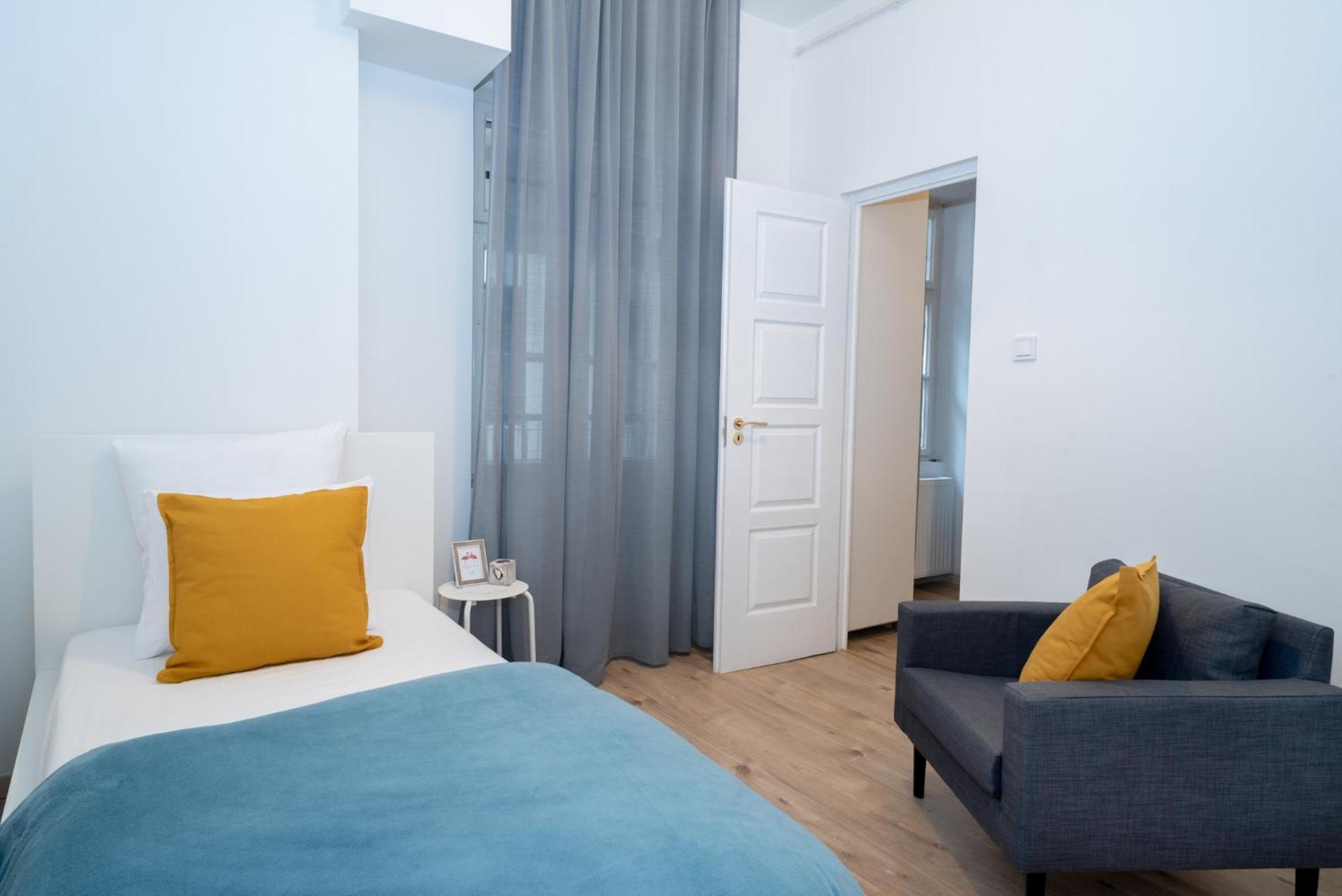 Vaci Street Centre Modern With 3brs Ac *