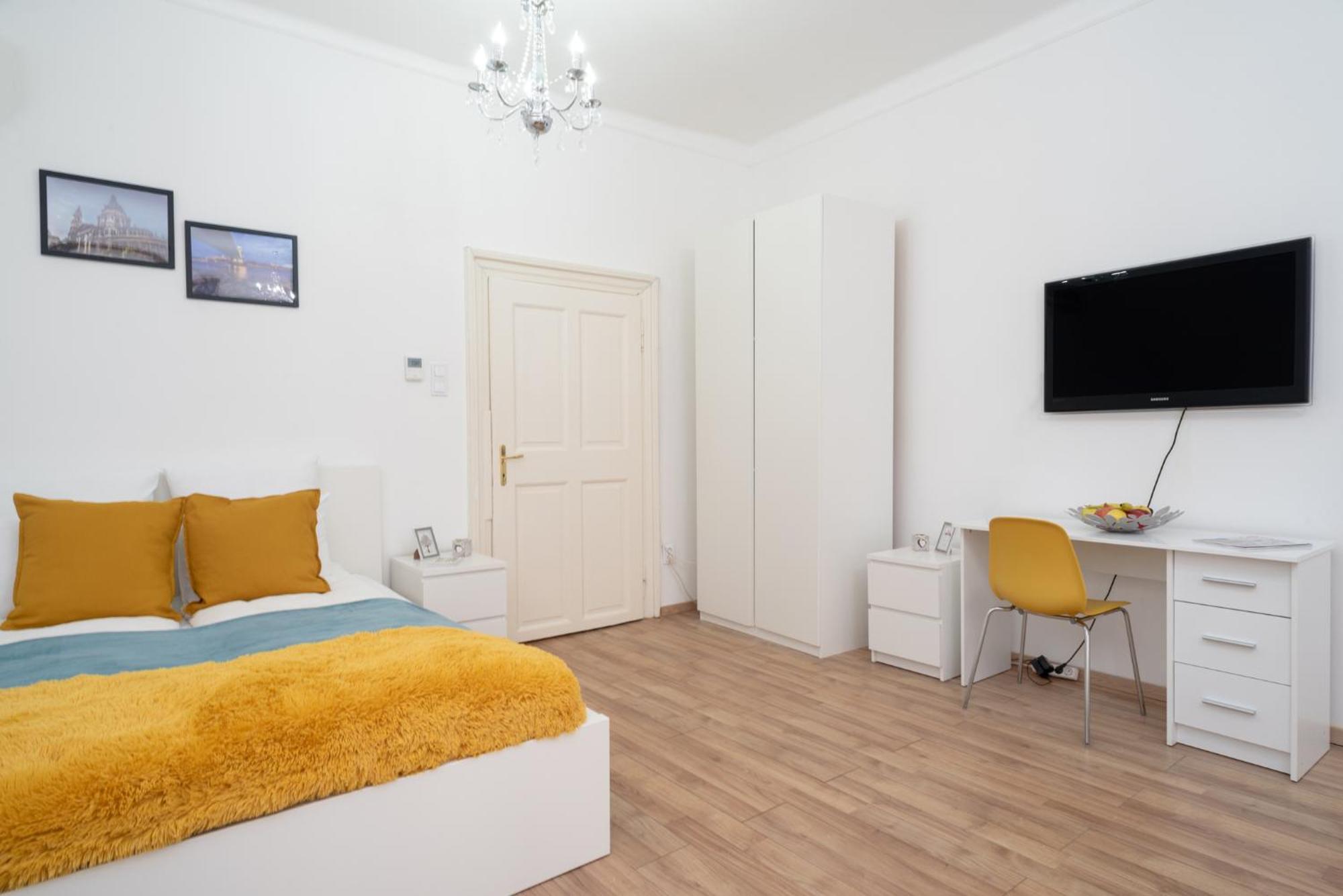 Vaci Street Centre Modern With 3brs Ac Budapest