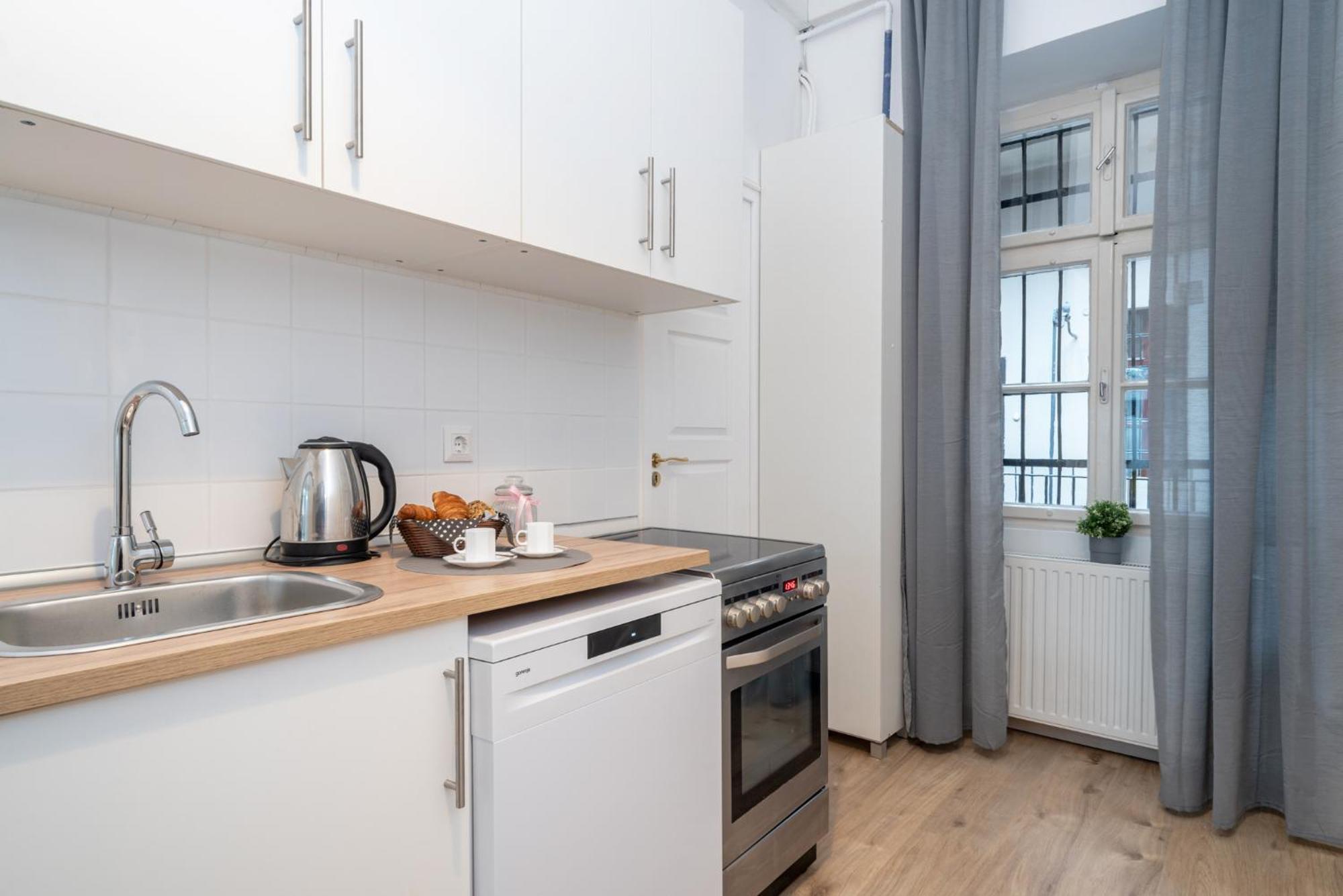 Vaci Street Centre Modern With 3brs Ac Appartamento