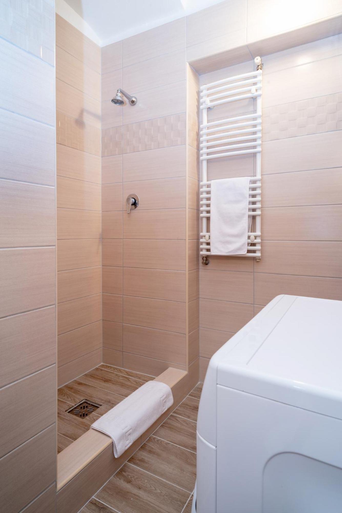 Vaci Street Centre Modern With 3brs Ac *