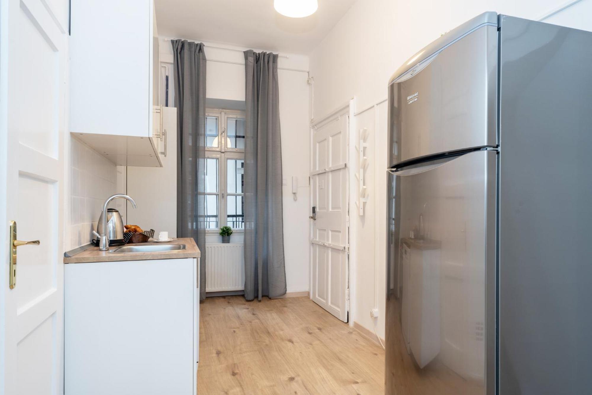 Vaci Street Centre Modern With 3brs Ac Appartamento Budapest