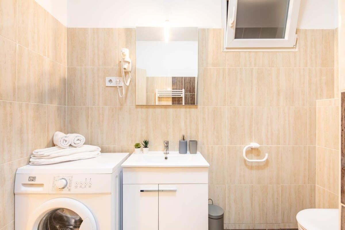 Apartament At Good Location