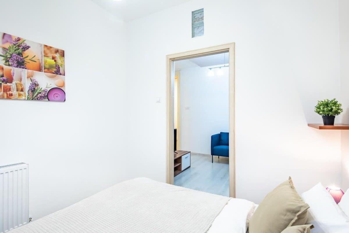 At Good Location Apartament *