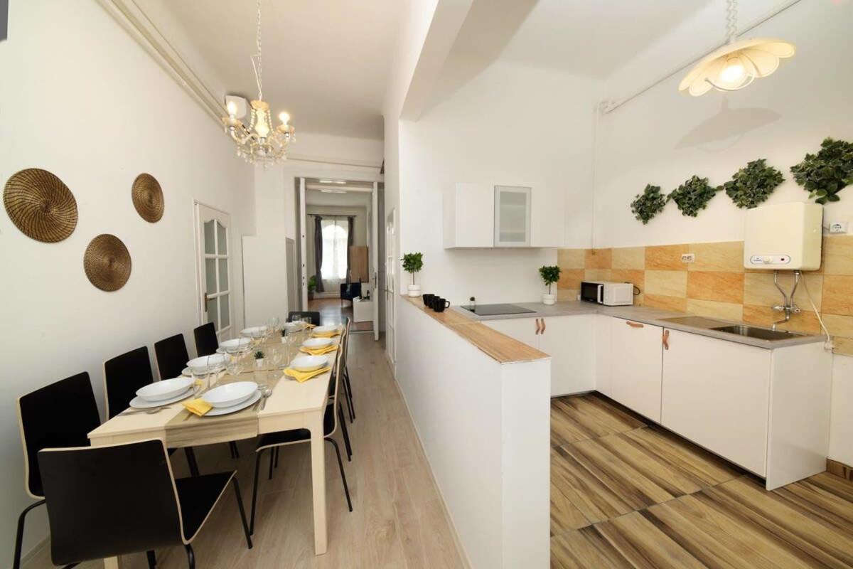 Appartement Large Cosy *