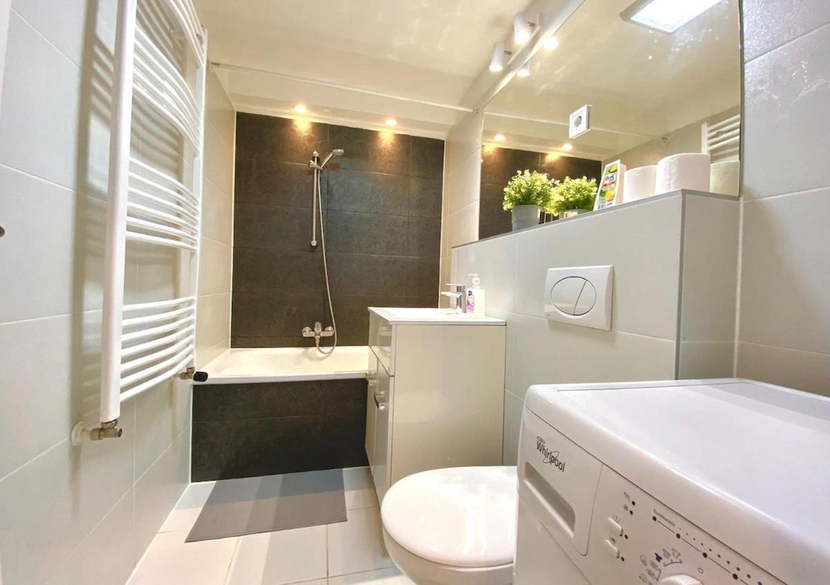 Cozy 3-bedroom In The Center Apartamento Budapest