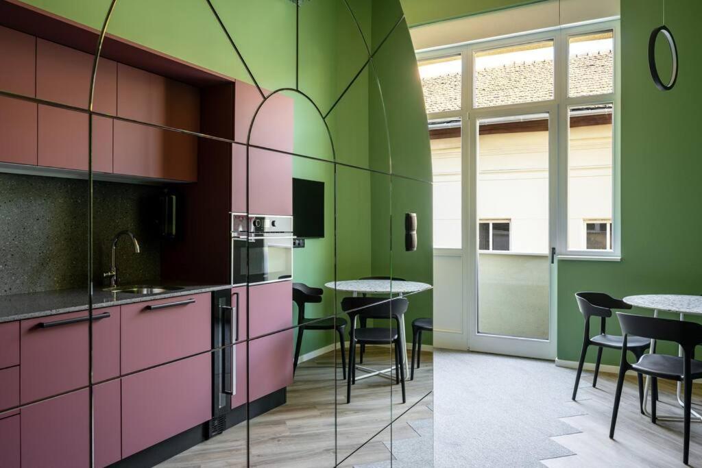 A50-balcony-designer No 2 Appartamento Budapest