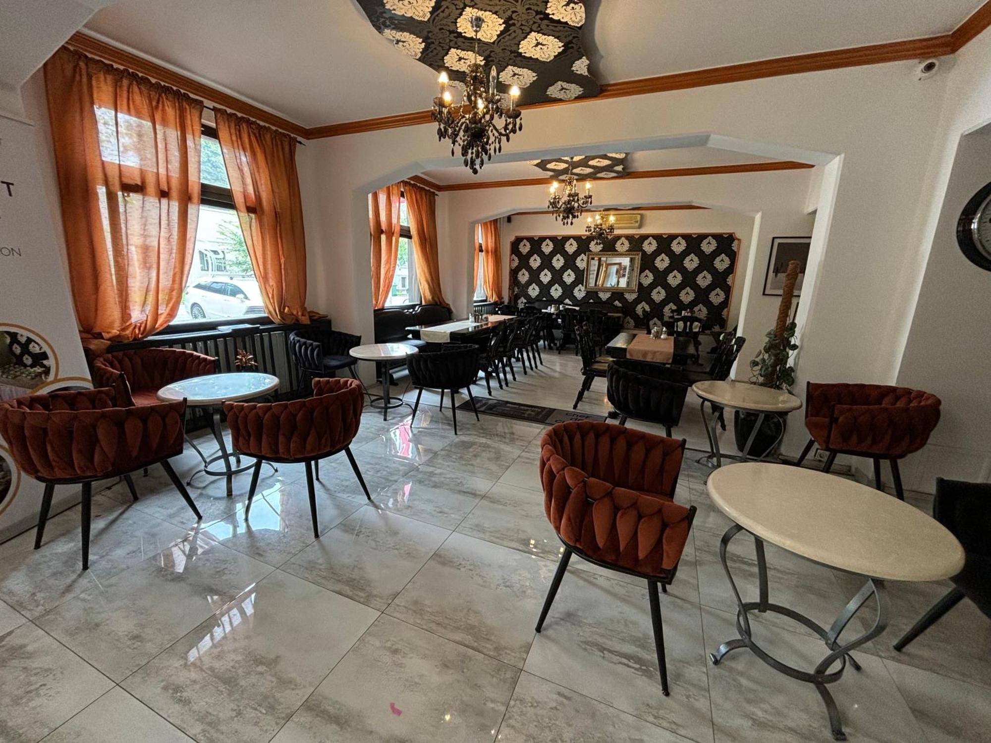 Gloria Center Hotel