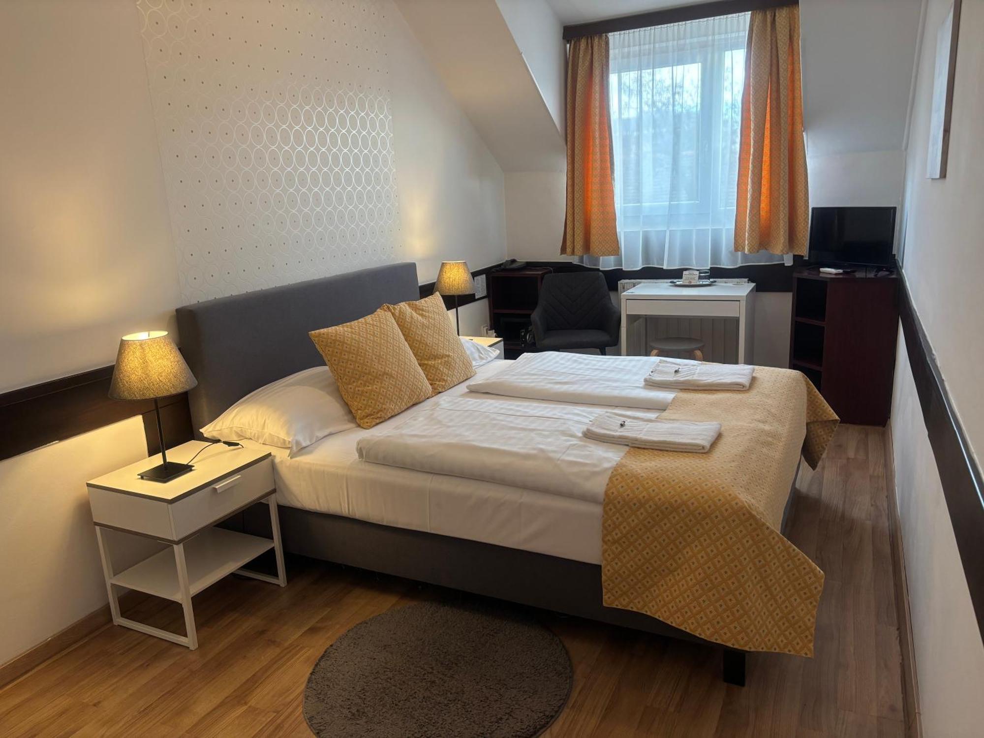 Gloria Center Hotel 3*