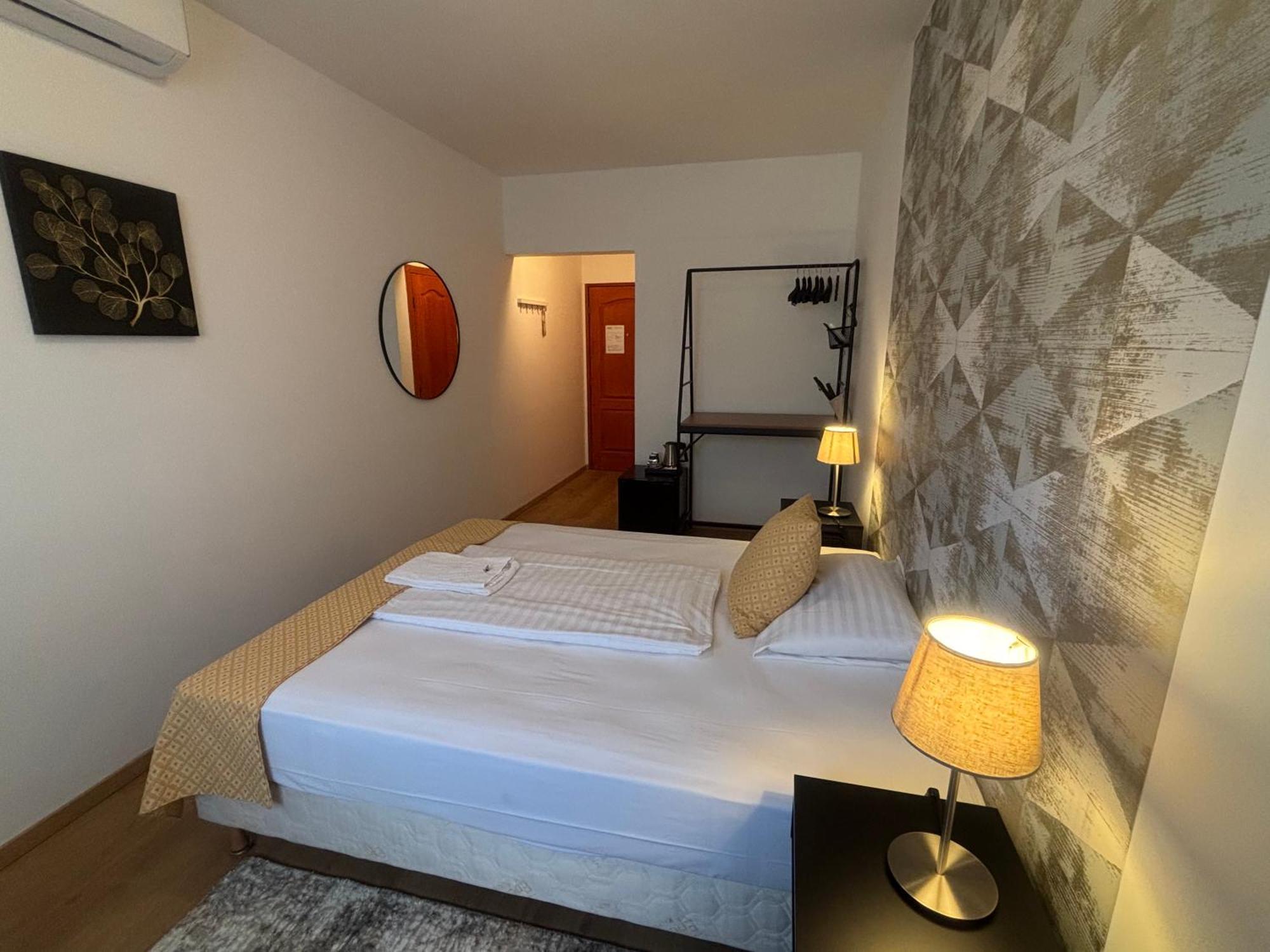 Gloria Center 3* Budapest