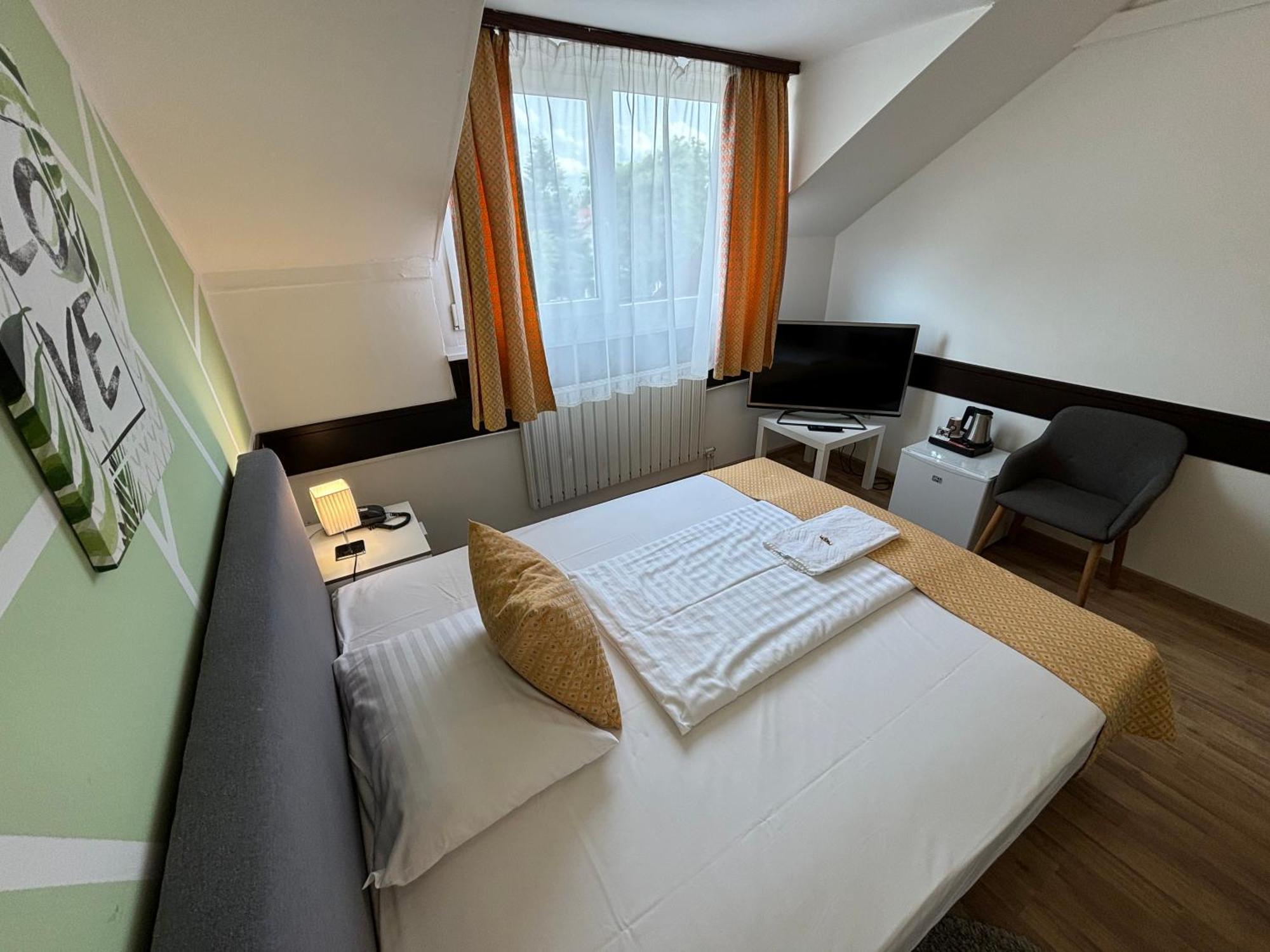 Hotel Gloria Center 3*