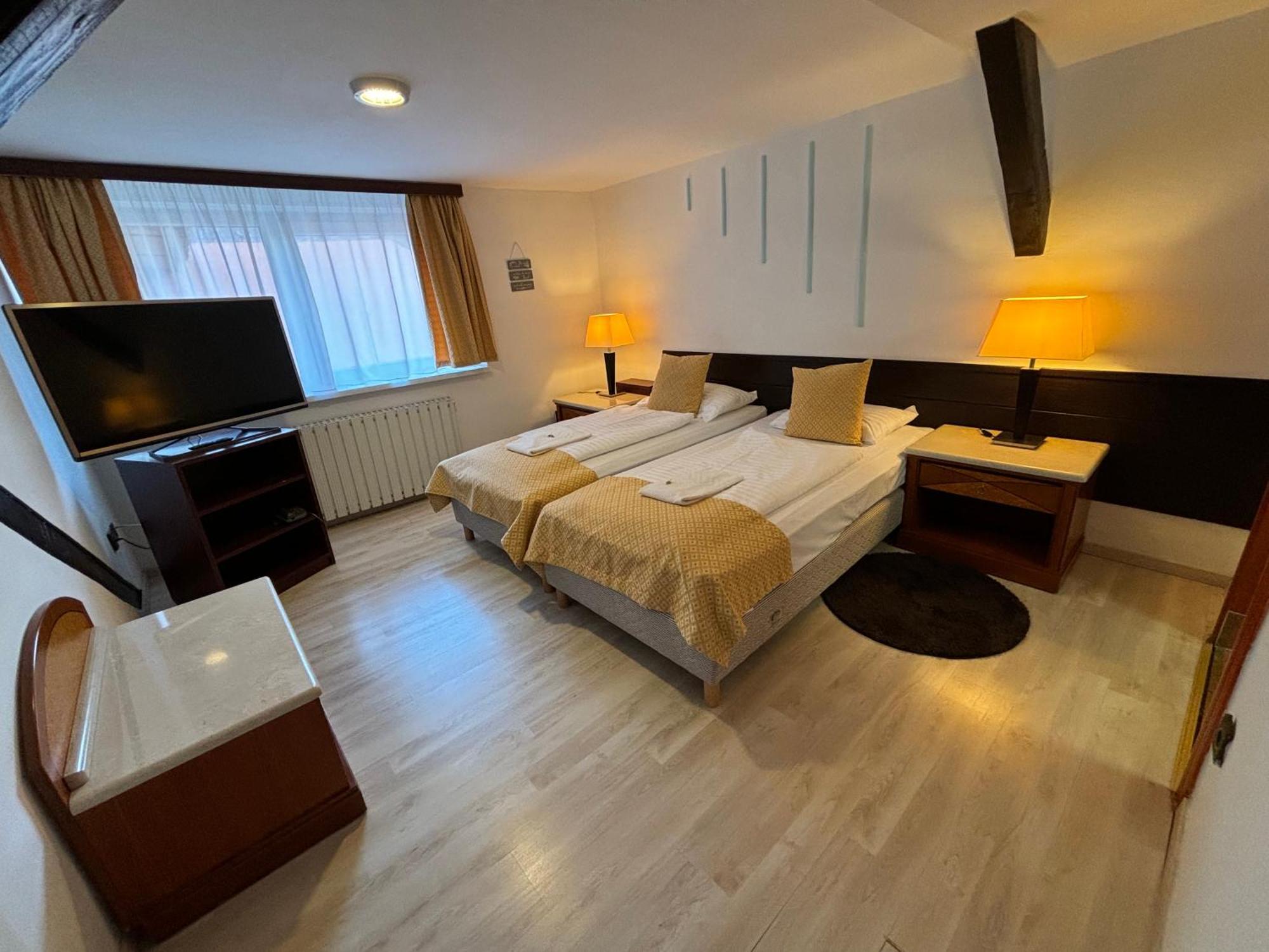 Gloria Center Hotel