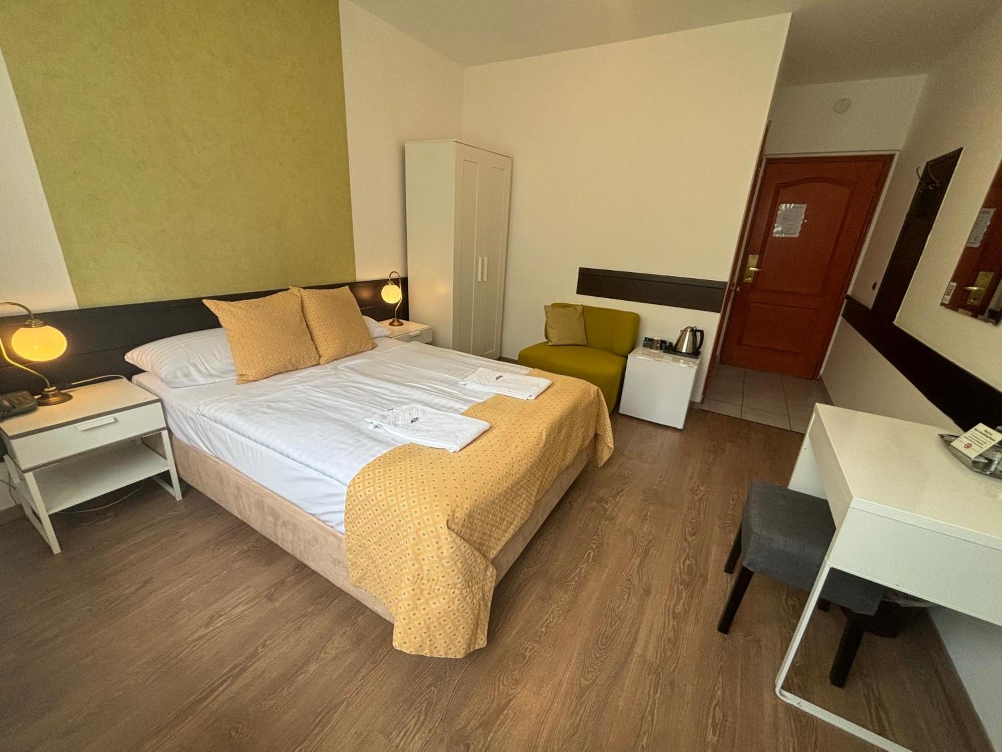 Gloria Center 3* Budapest