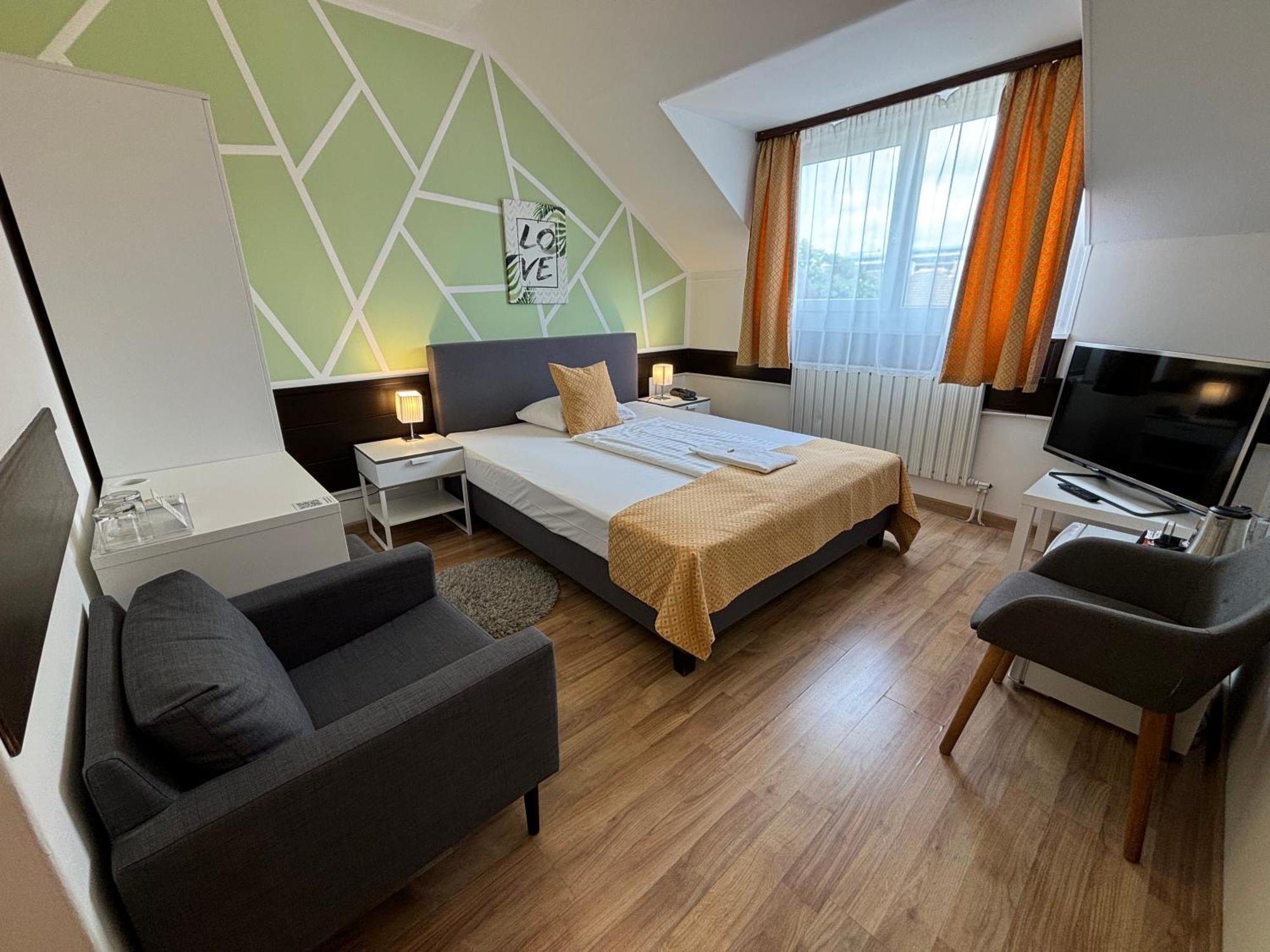 Gloria Center Hotel 3*