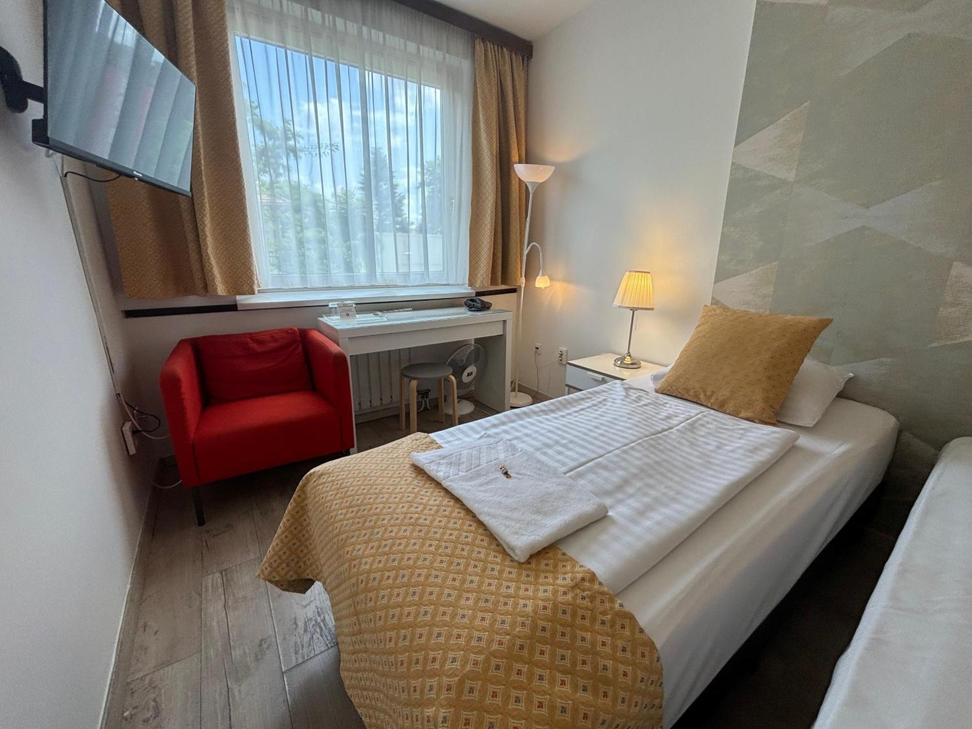 Gloria Center Hotel