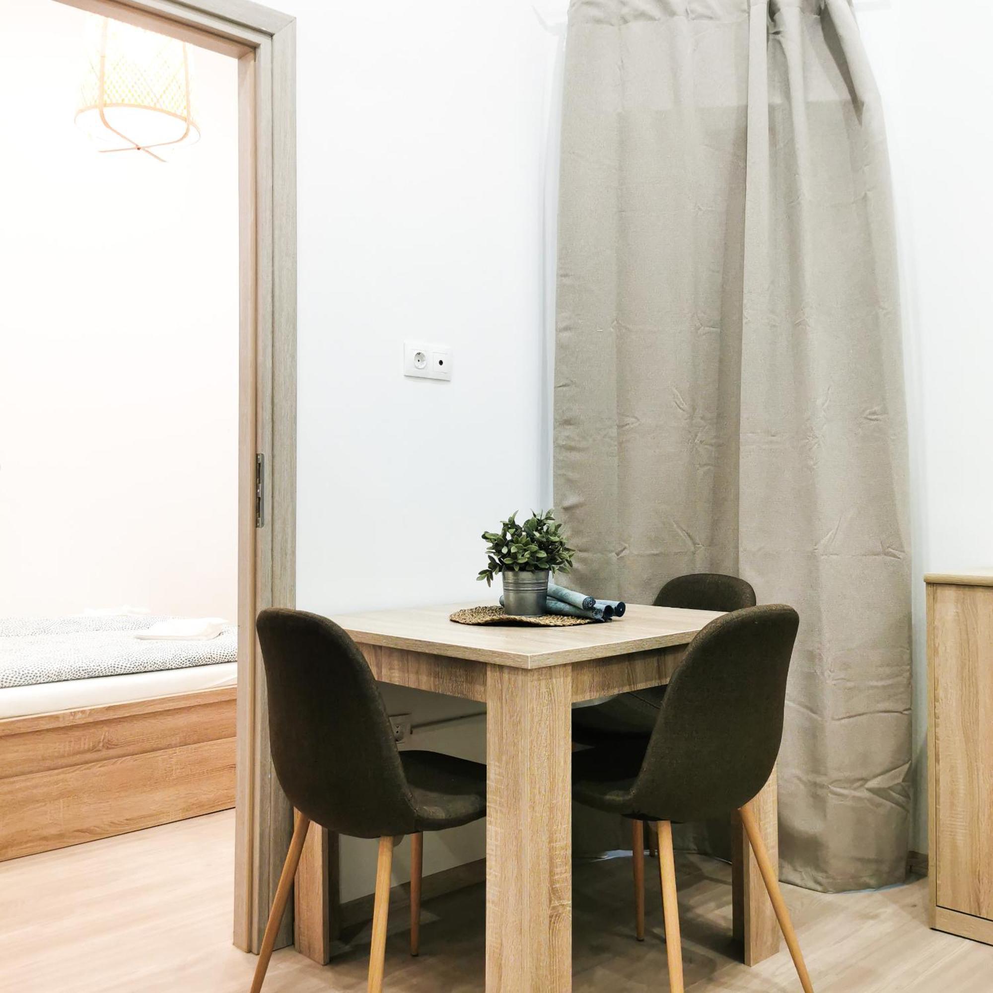 Szep Small Apartman *