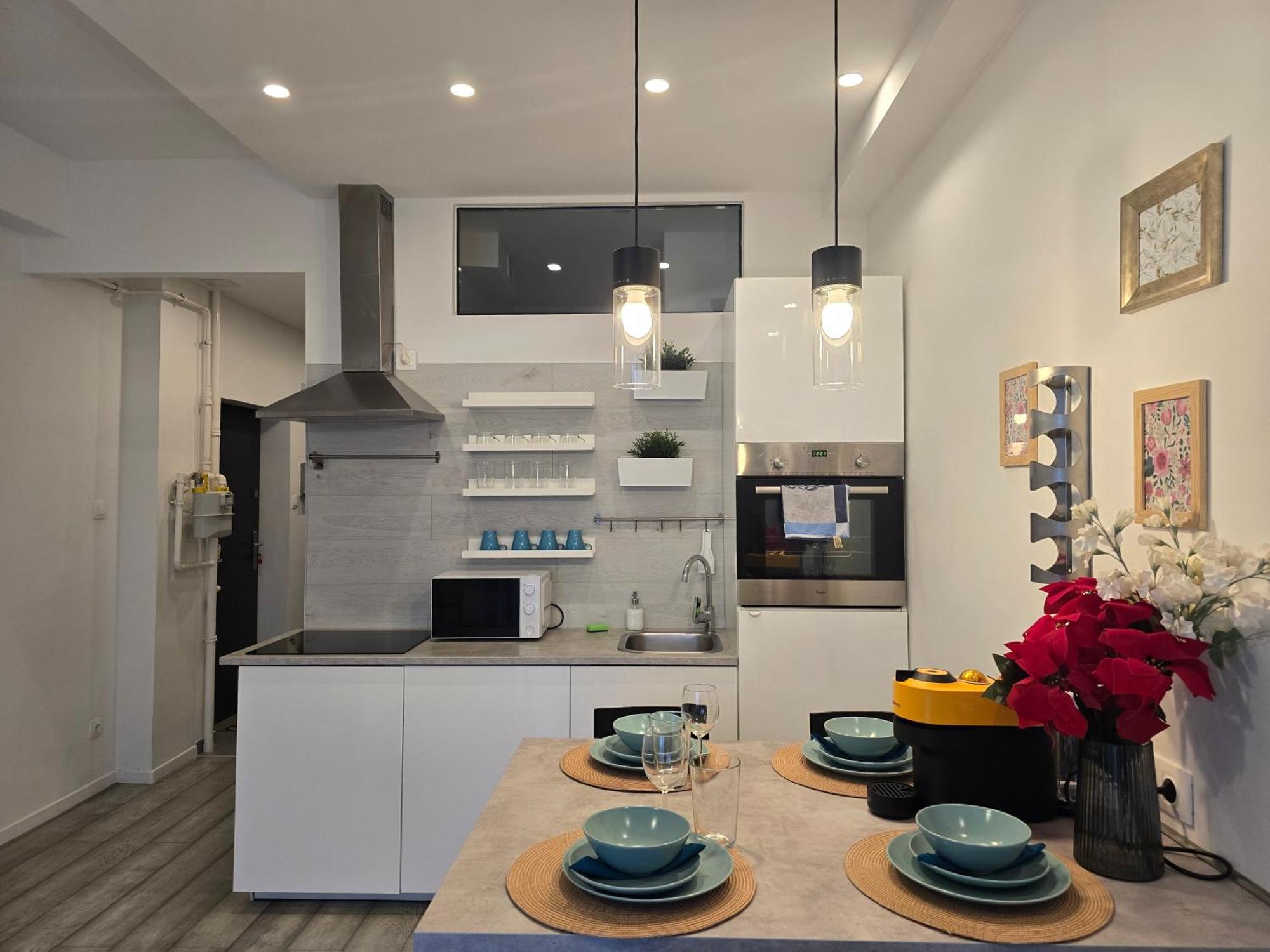 Carina Apartman *
