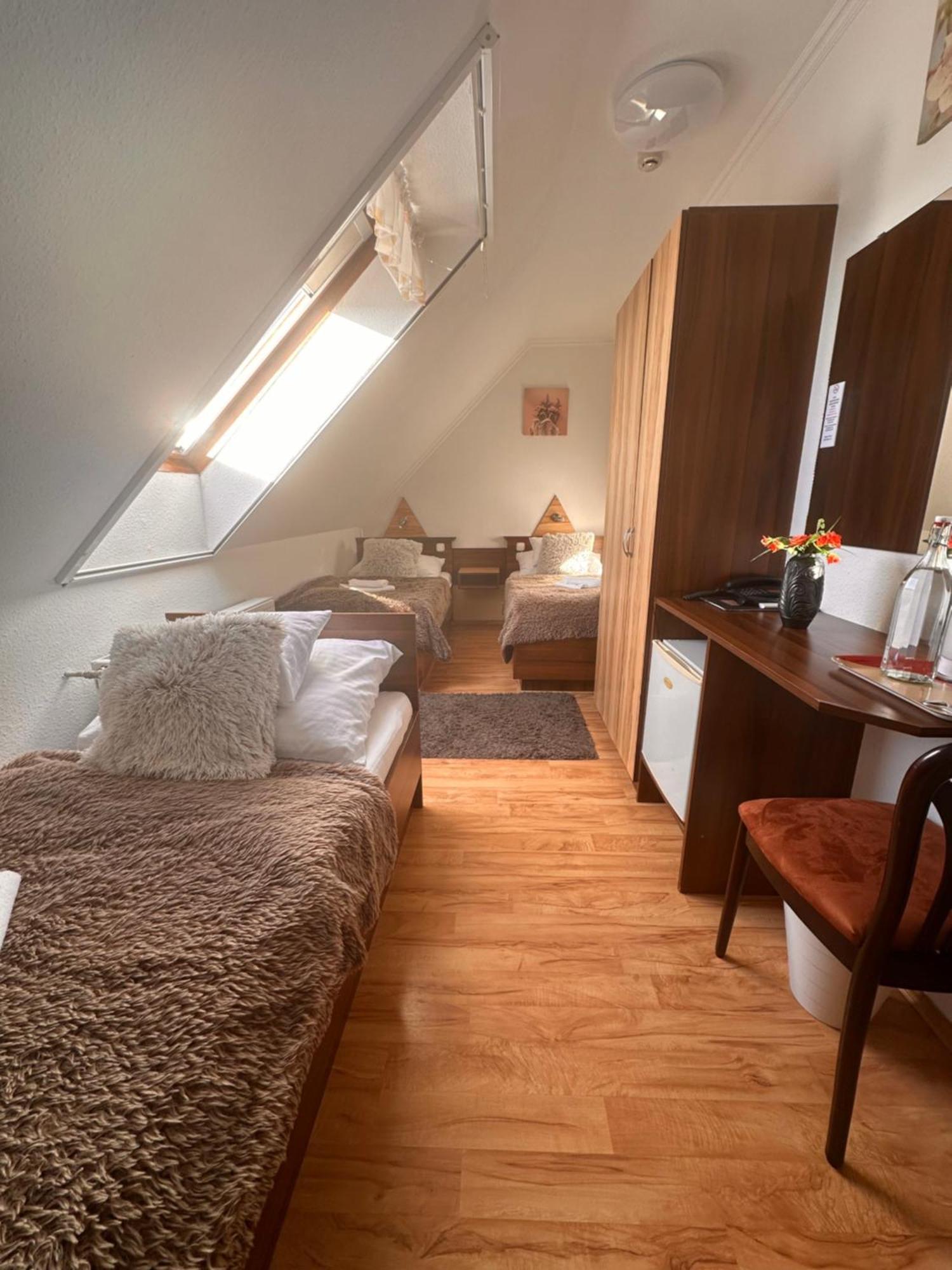 Le Rose Hotel