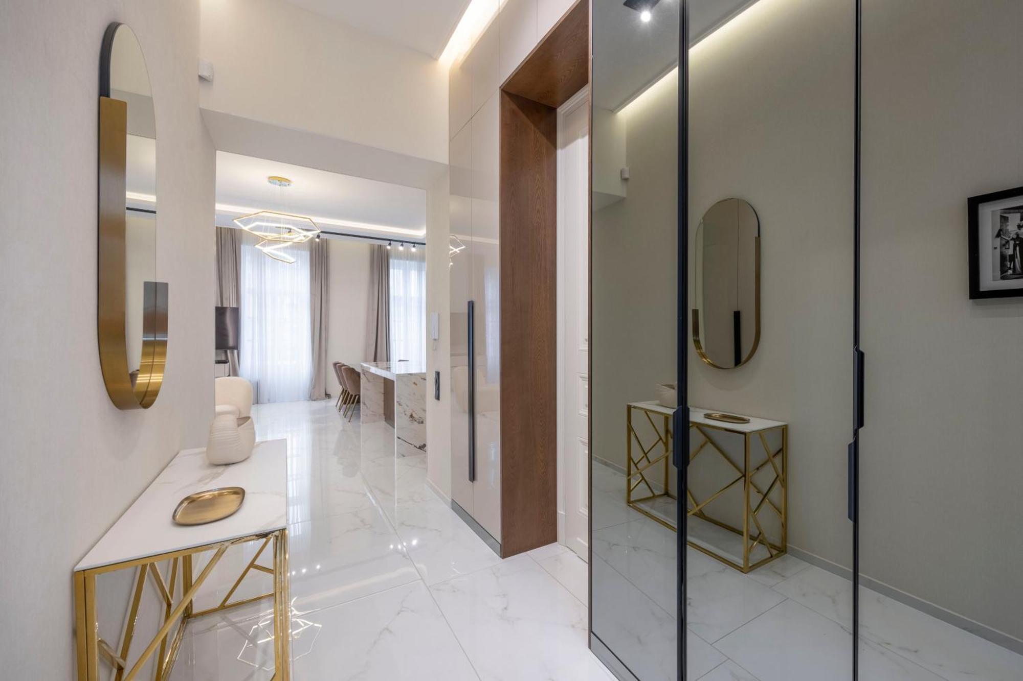 Luxurious High-end Grand Next To The Basilica Budapest
