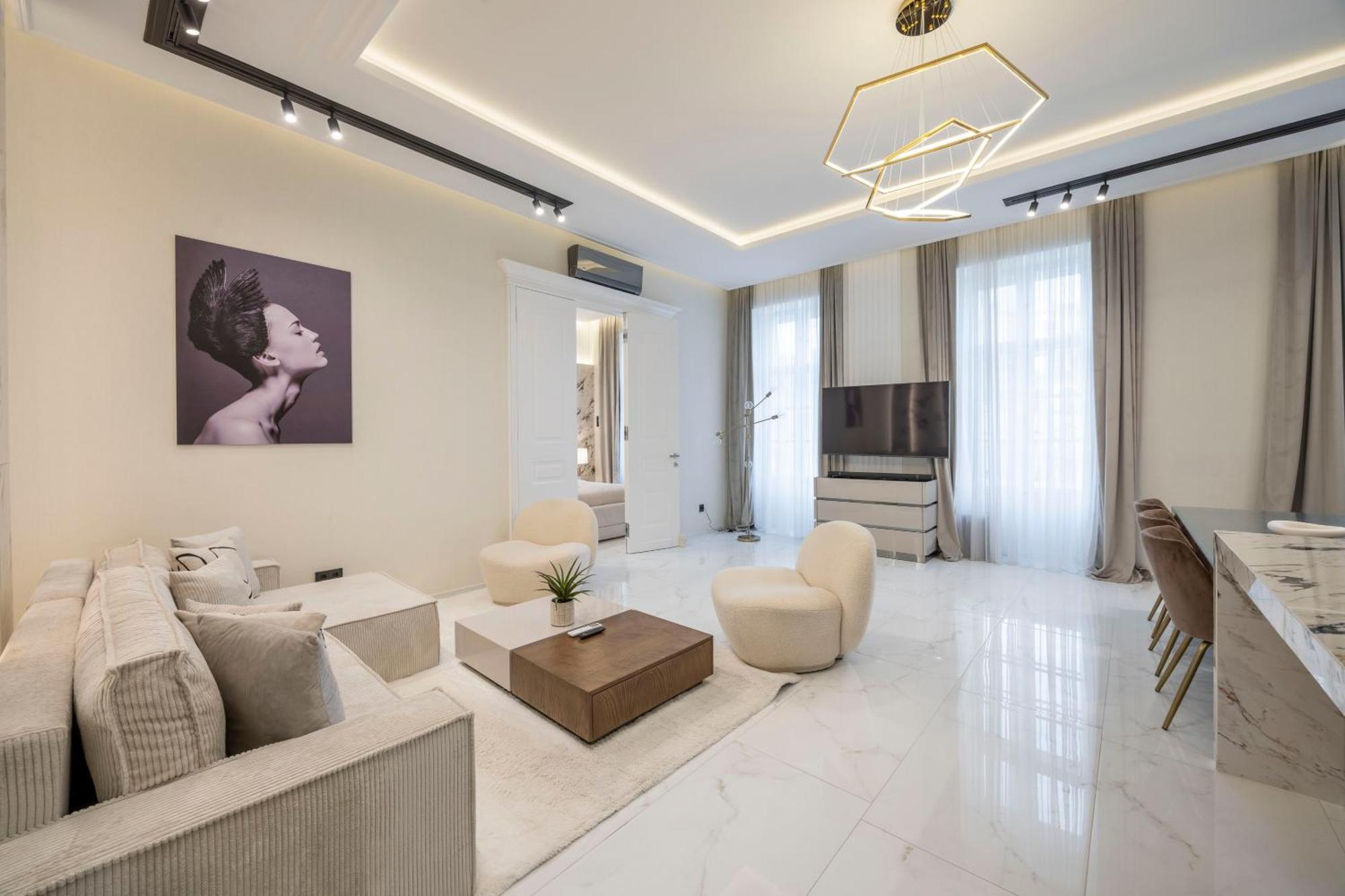 Luxurious High-end Grand Next To The Basilica Budapest