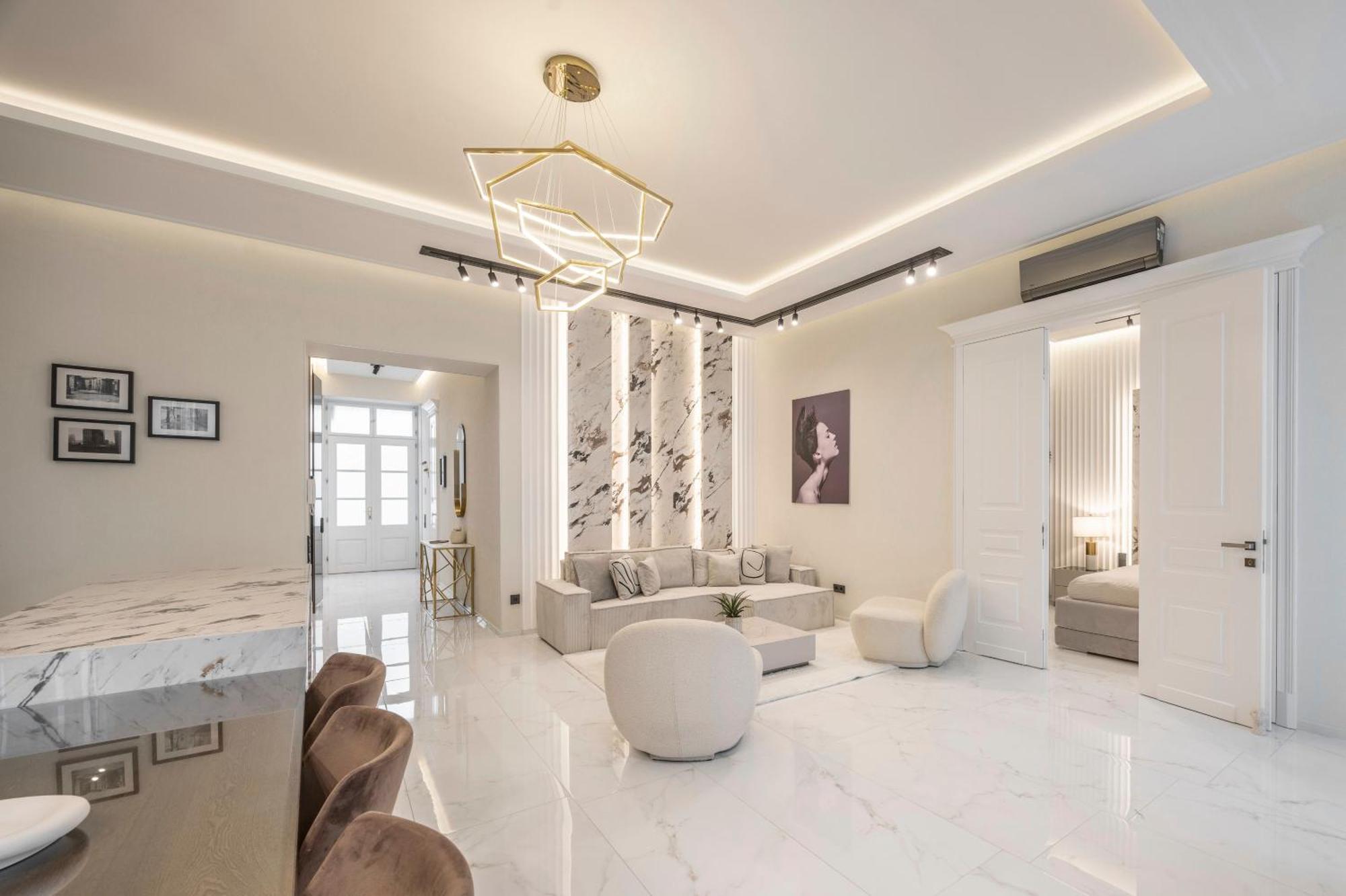 Luxurious High-end Grand Next To The Basilica Budapest