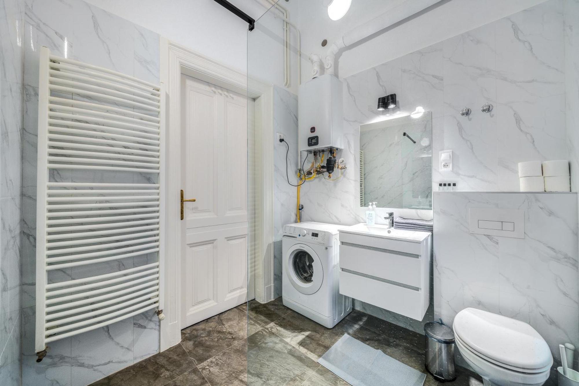 Apartment Synagogue 2 Bedroom S162 *