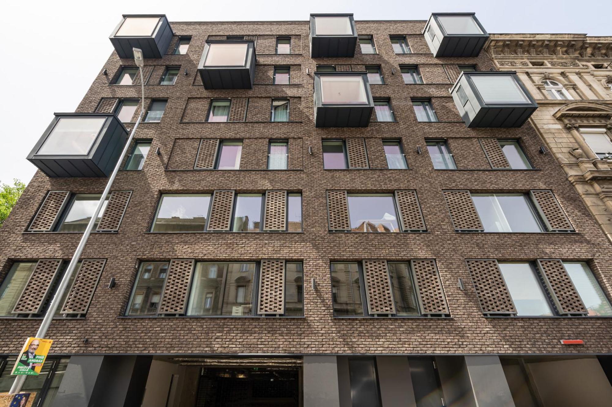 Fiumei Essence Apartment *