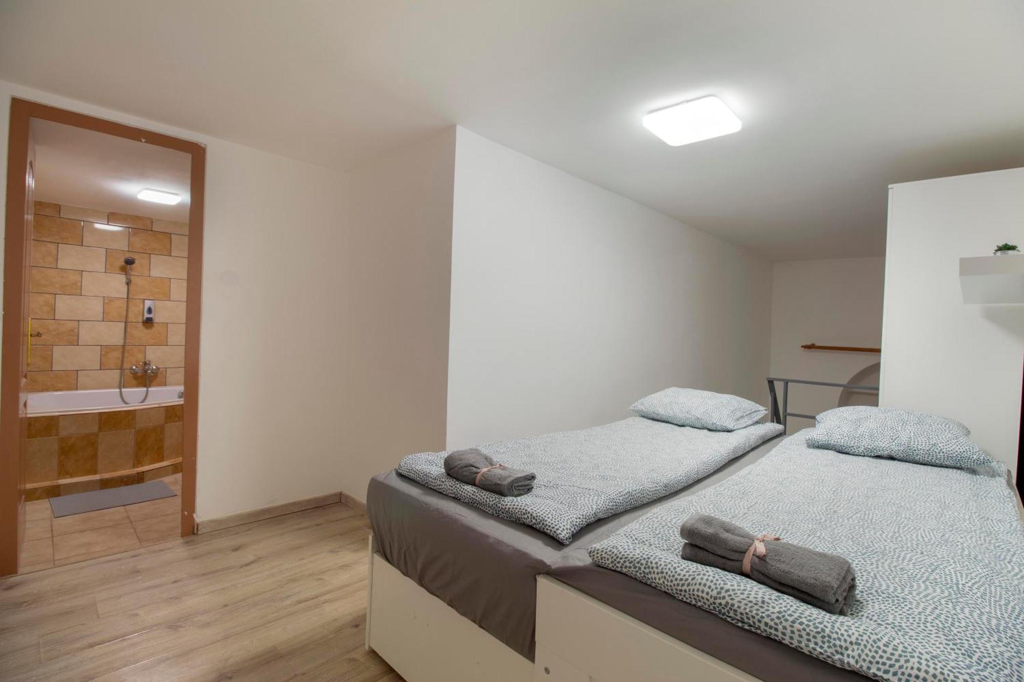 4 2 Bathroom Super Large With Ac * Budapest