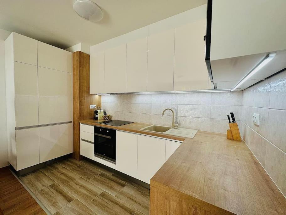 Appartamento Park West Terrace With Private Parking Budapest