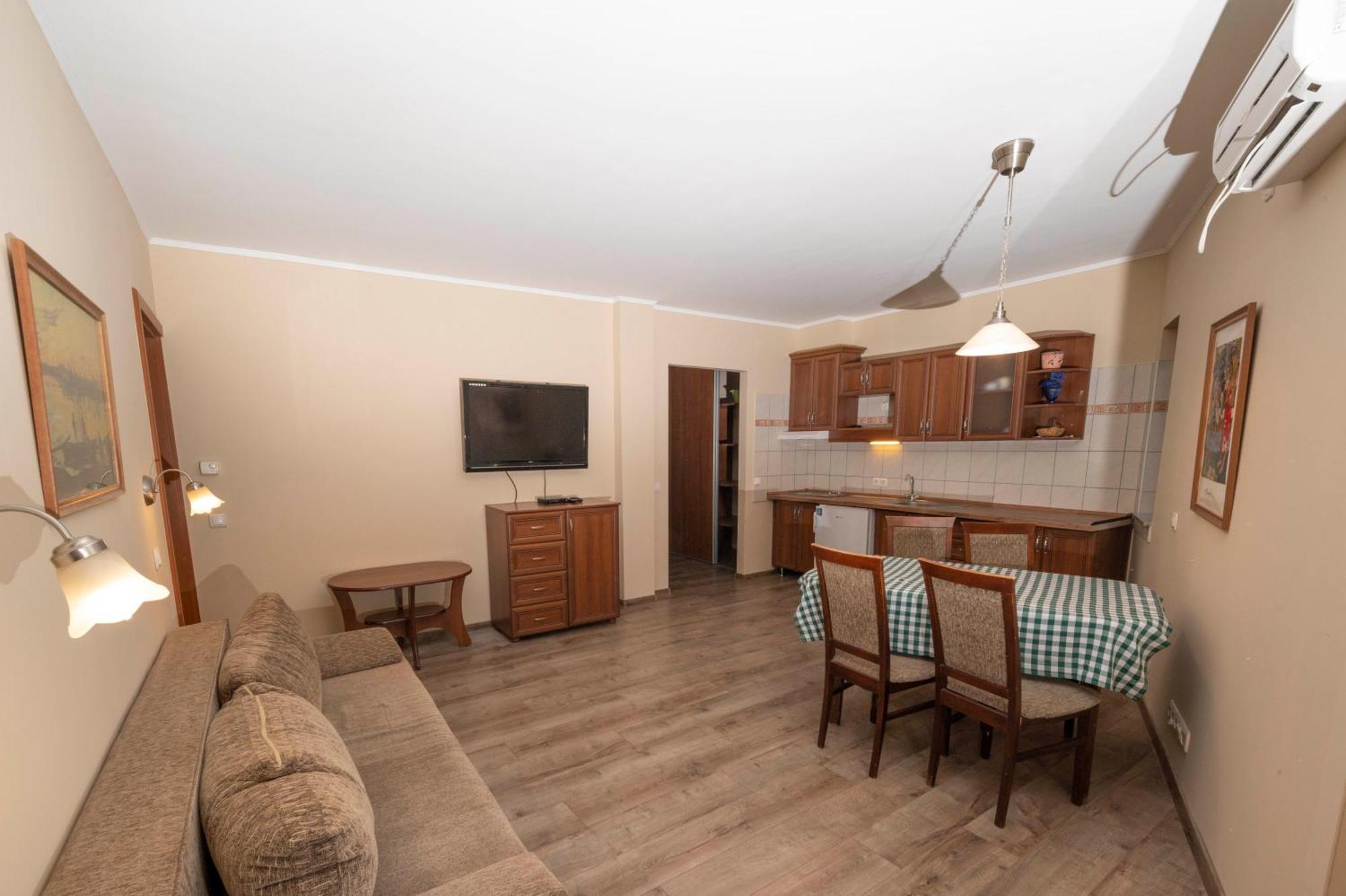 Carolina Apartment