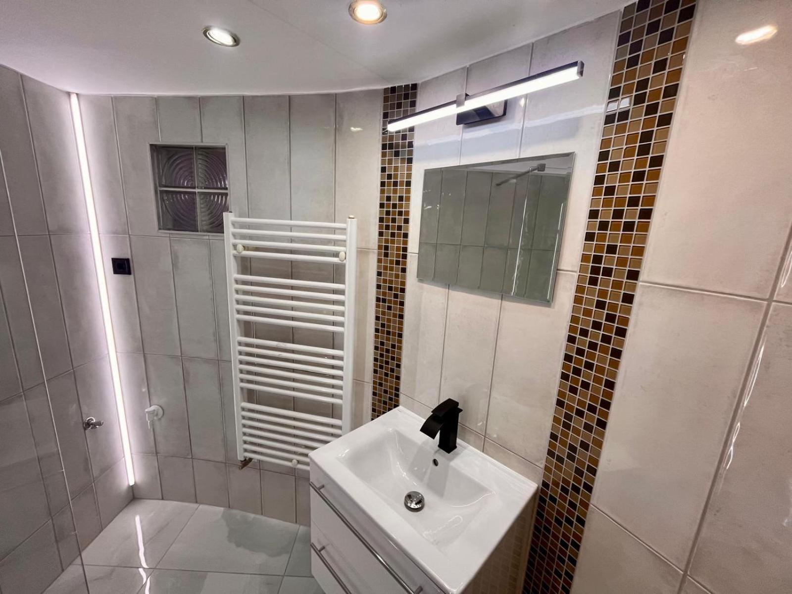 Kalvaria With Balcony, Free Parking And Ac Apartment *