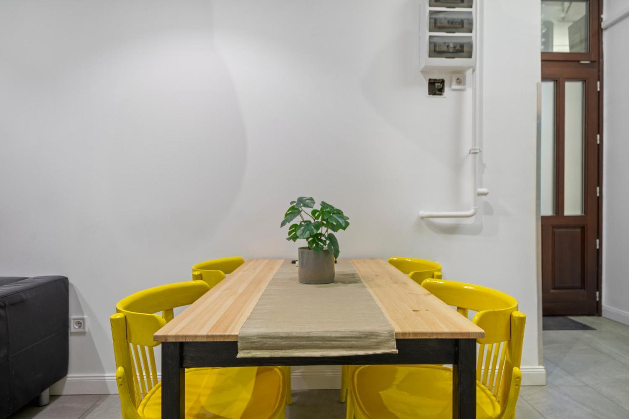 Colourful In The Party District Apartment Budapest
