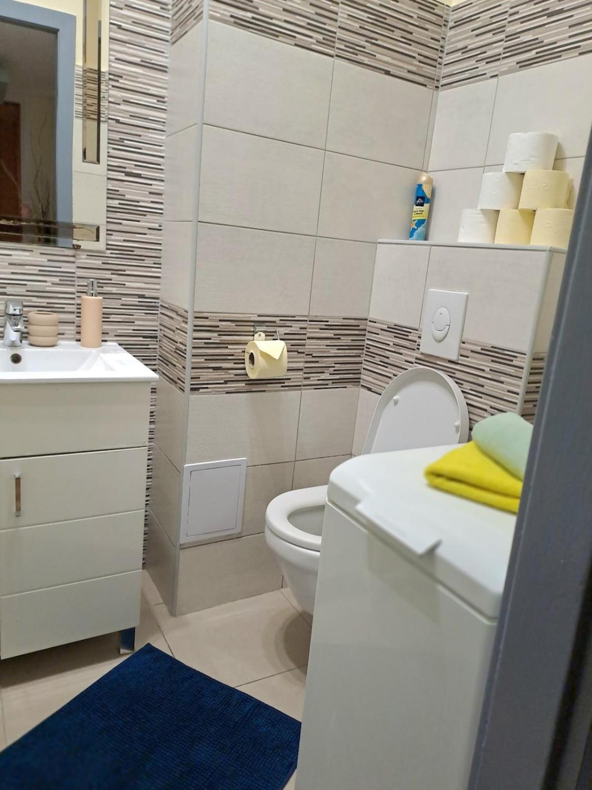 W46 - With 3 Bedrooms 2ac Max8 In Centrum Apartmán