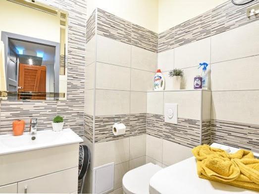 W46 - With 3 Bedrooms 2ac Max8 In Centrum Apartmán