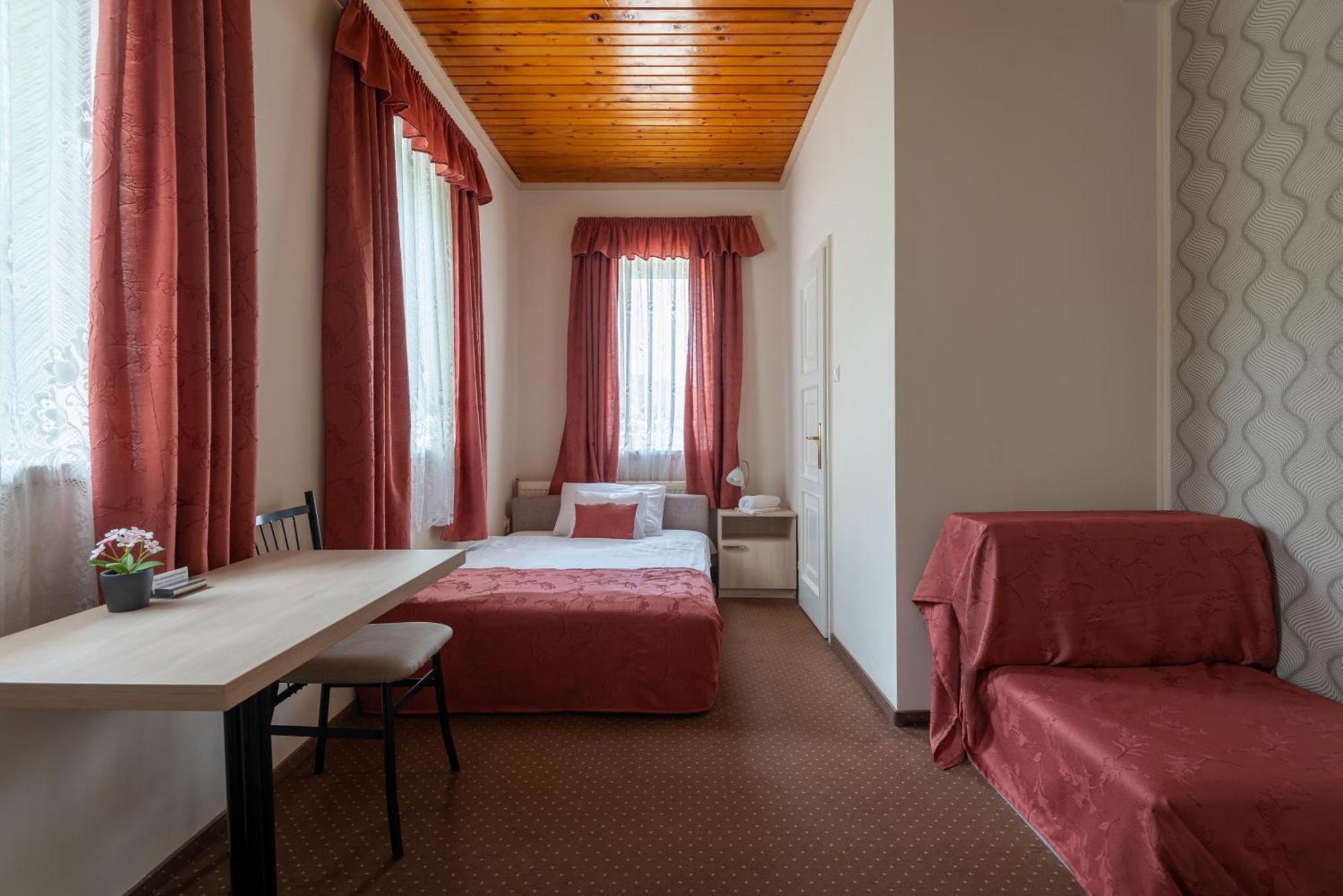 Ida Panzio * Budapest