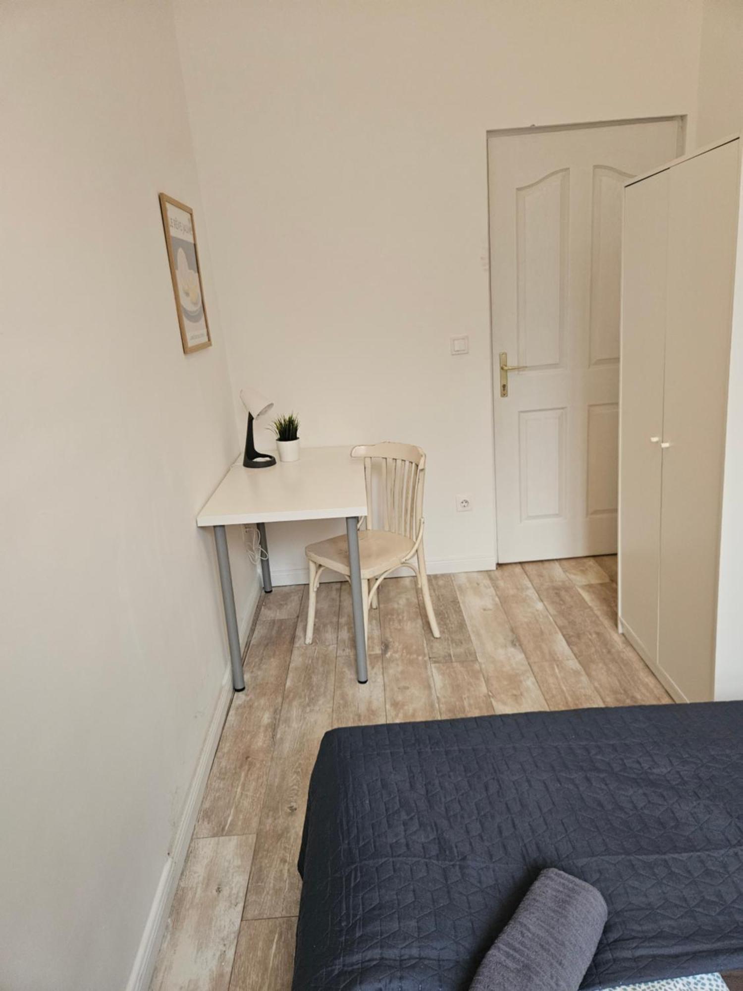 Hostel Near To Bohem Center