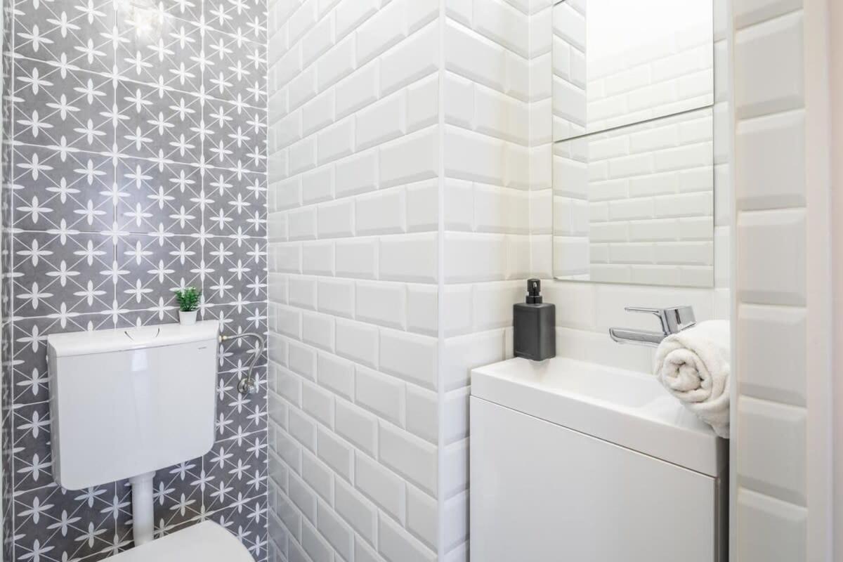 Excellent Location Magnificent Flat Lejlighed *