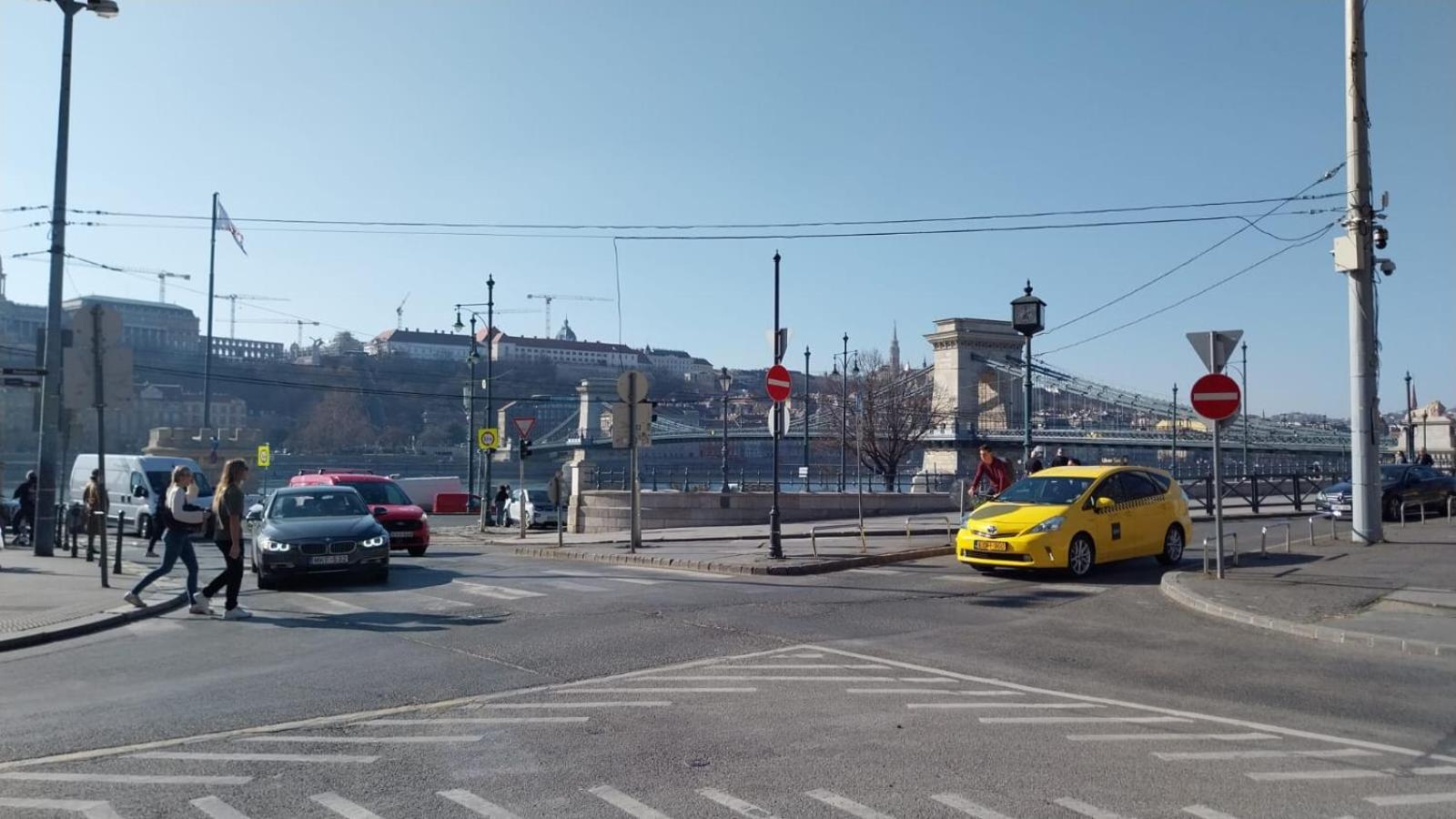 Apaczai Nearby Chain Bridge *