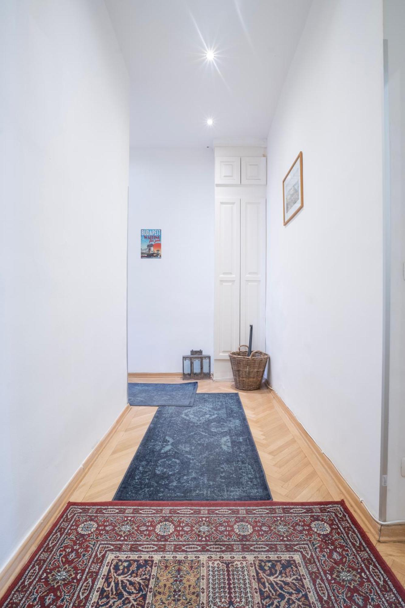 Cedar - Palace District Apartment *