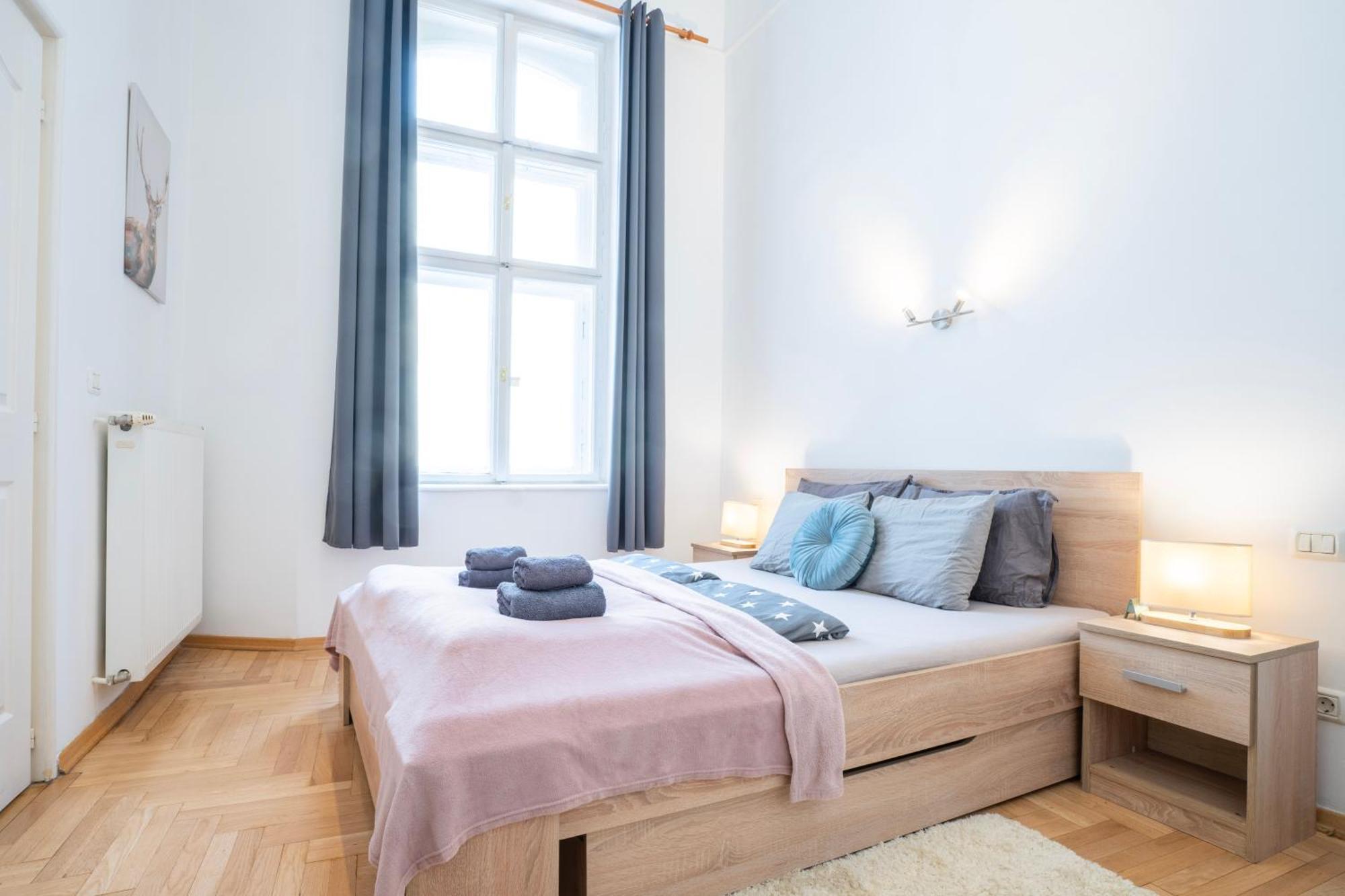 Cedar - Palace District Apartment