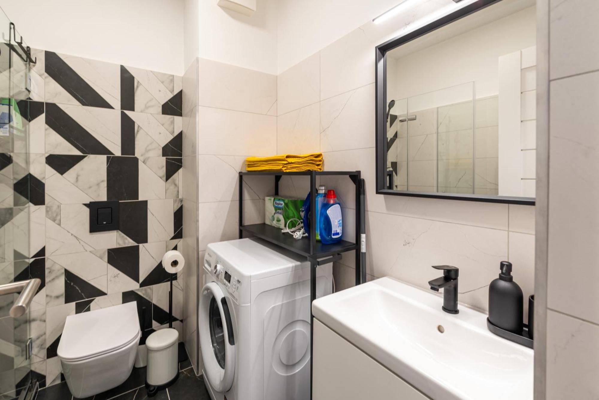 Appartamento Party & Chill - Downtown Center With Big Balcony And Ac