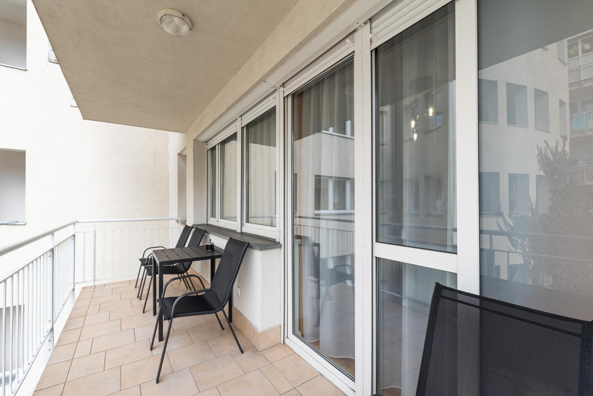 Party & Chill - Downtown Center With Big Balcony And Ac