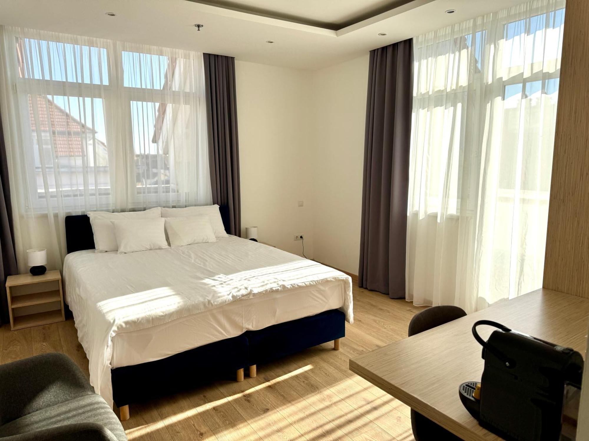 Rooftop City Residence With Underground Parking Hotel 3*