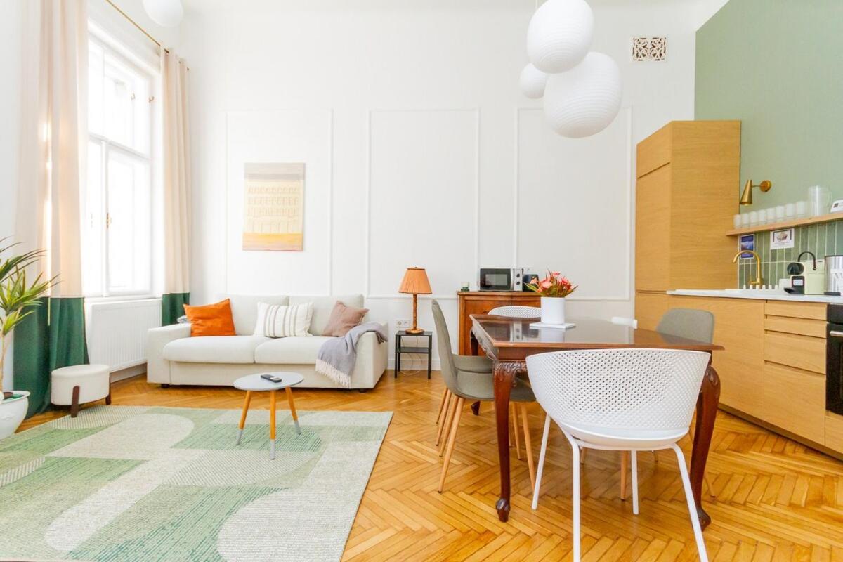 2br Modern Elegance W Sauna And Ac By Apartmán *