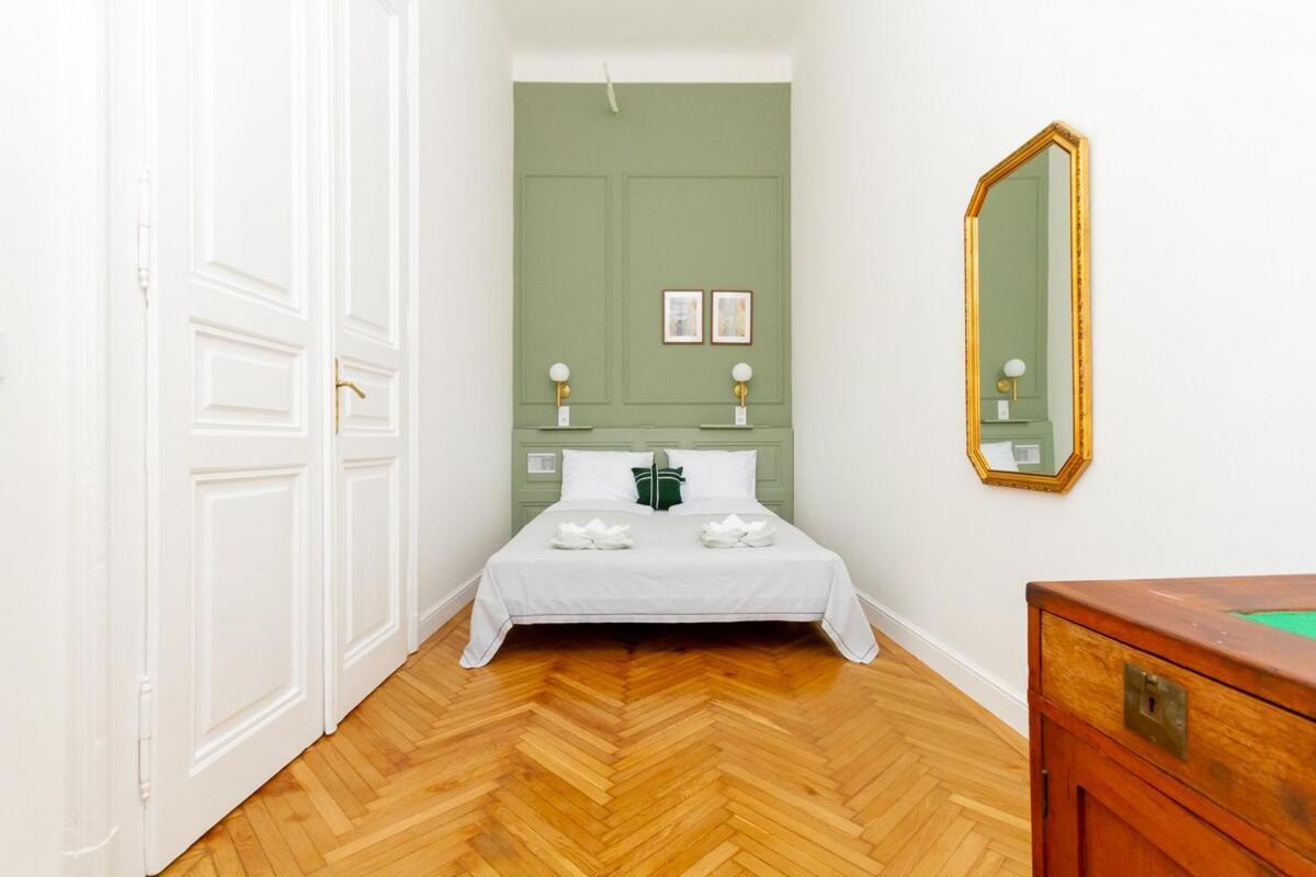 2br Modern Elegance W Sauna And Ac By Apartmán Budapešť