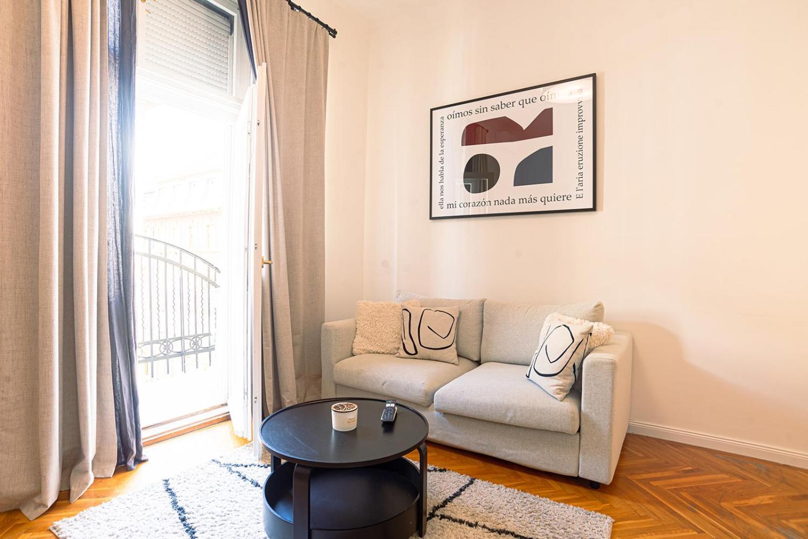 Tas Vas - Charming In * Budapest